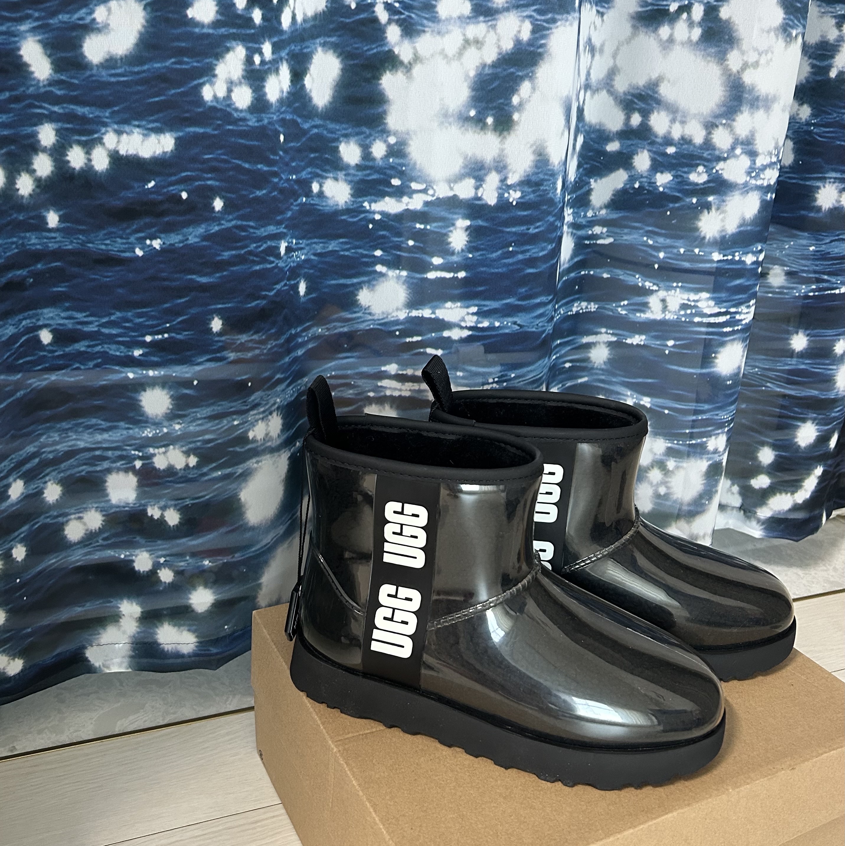 (W) UGG Classic Clear Mini Boots Black 착용 스타일