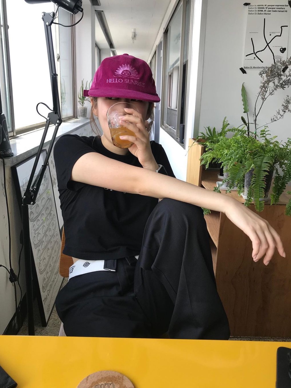 Hello Sunrise Corduroy OG Logo 6Panel Cap Vintage Pink 착용 스타일