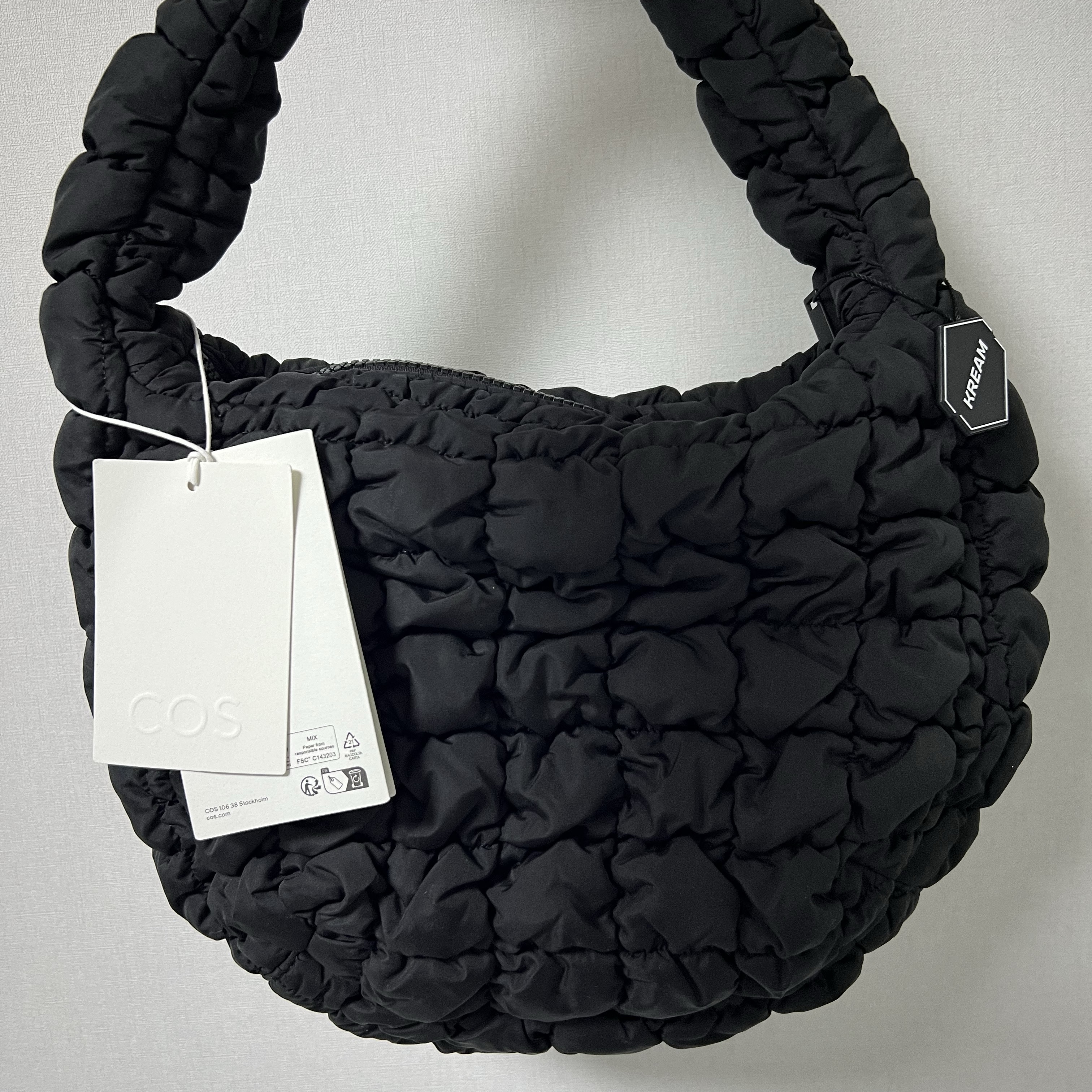 COS Quilted Mini Bag Black 착용 스타일