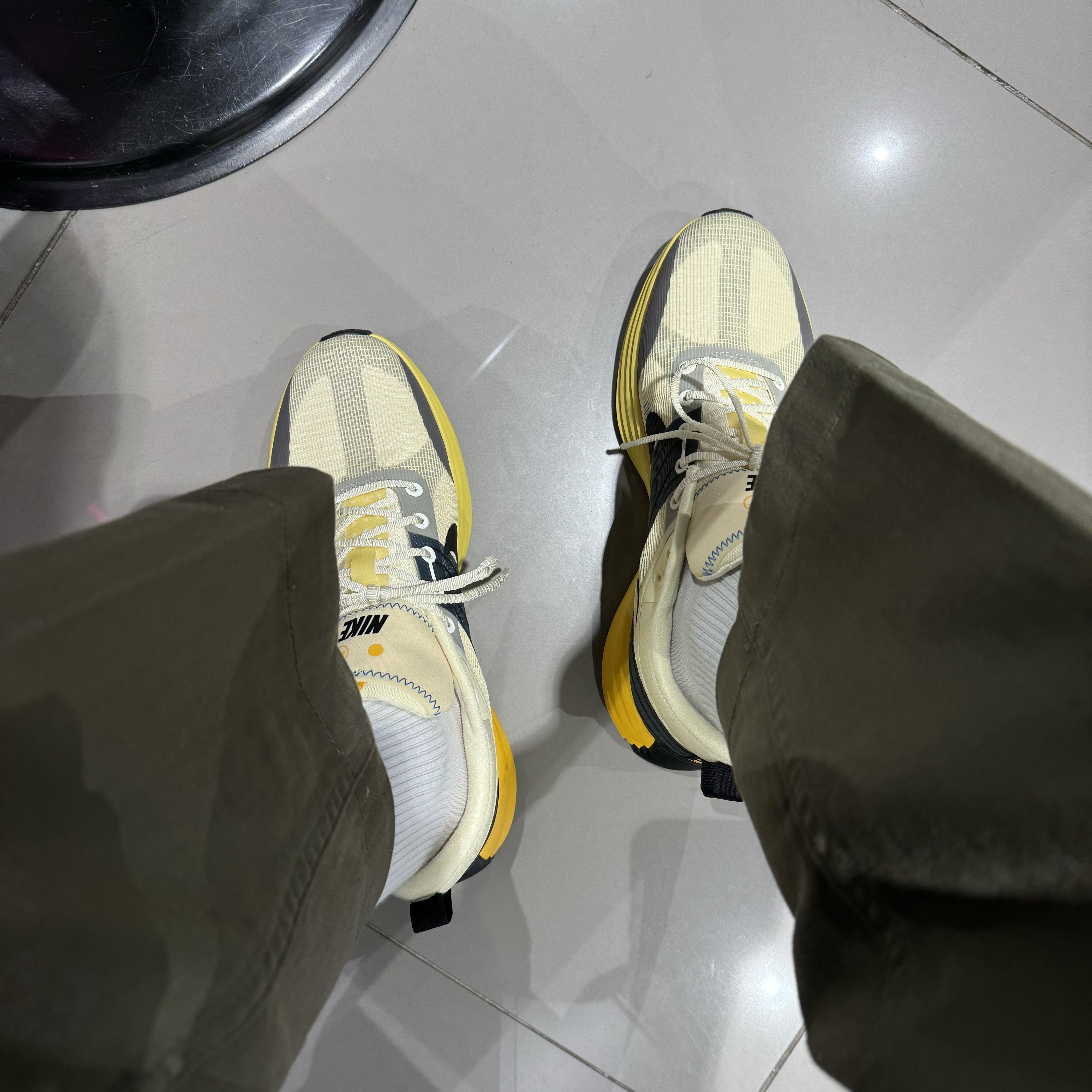 Nike Lunar Roam Alabaster and Green Abyss 착용 스타일 - 3