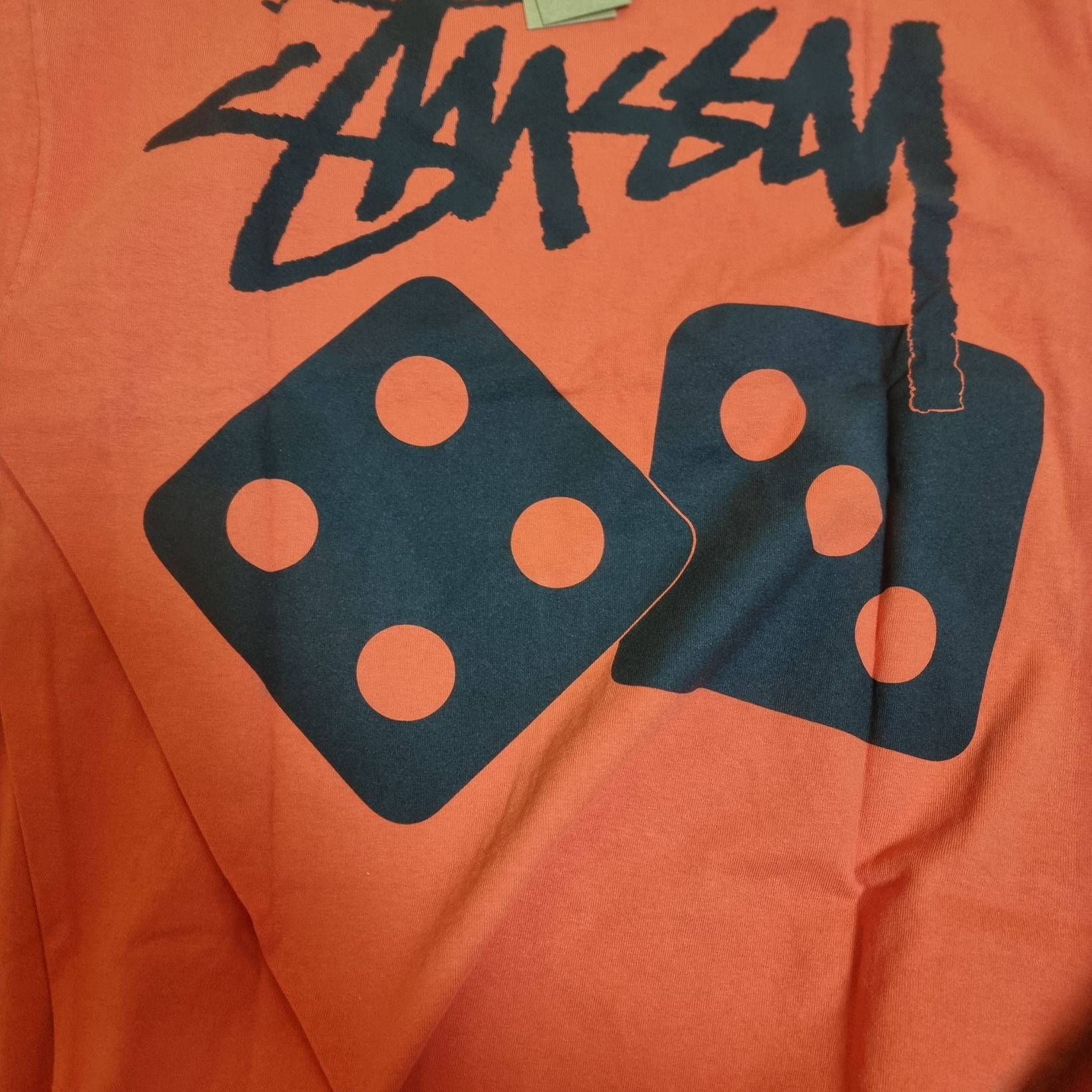 Stussy Dice Pigment Dyed T-Shirt Tomato 2023 착용 스타일 - 1