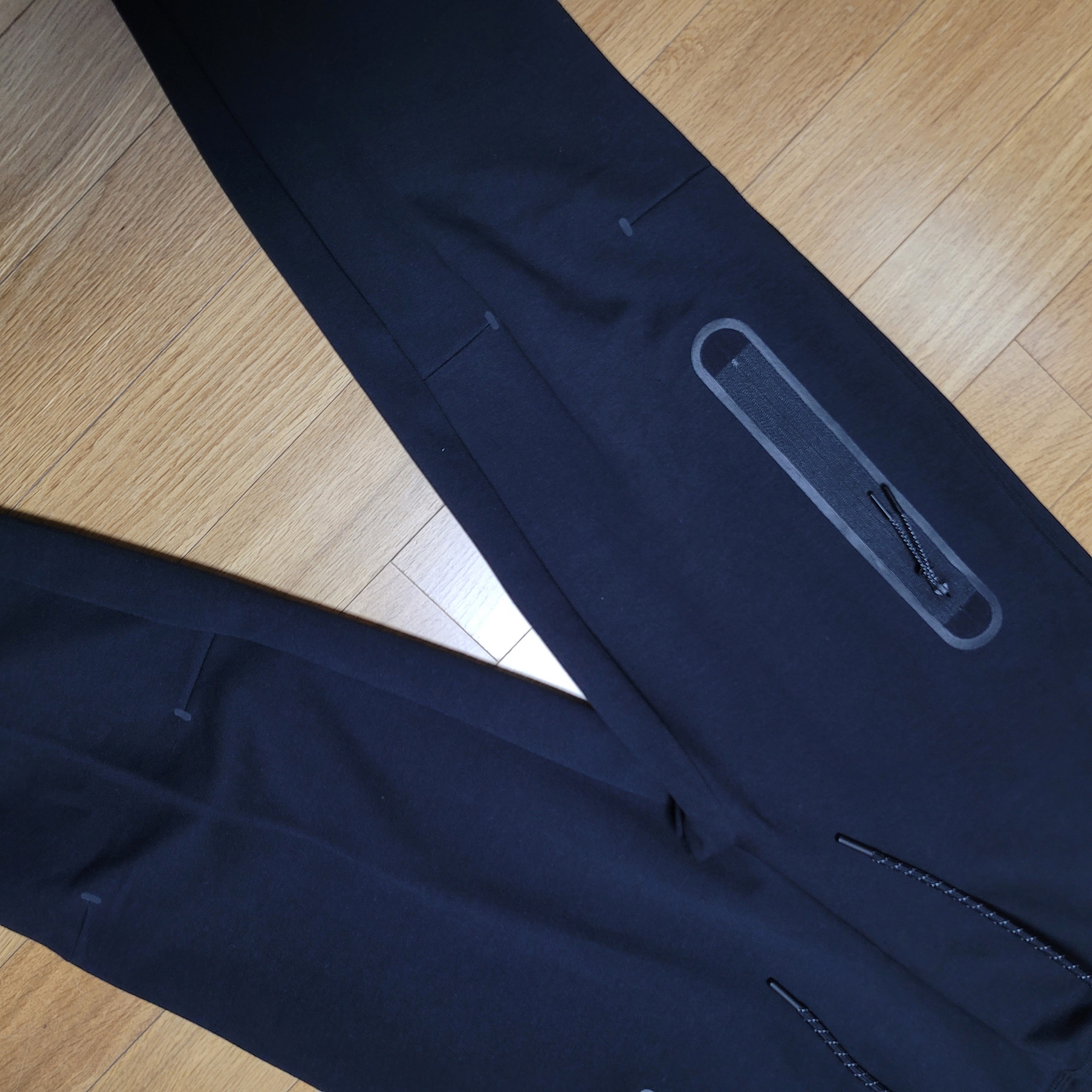 (W) Nike NSW Tech Fleece Pants Black - Asia 착용 스타일 - 2