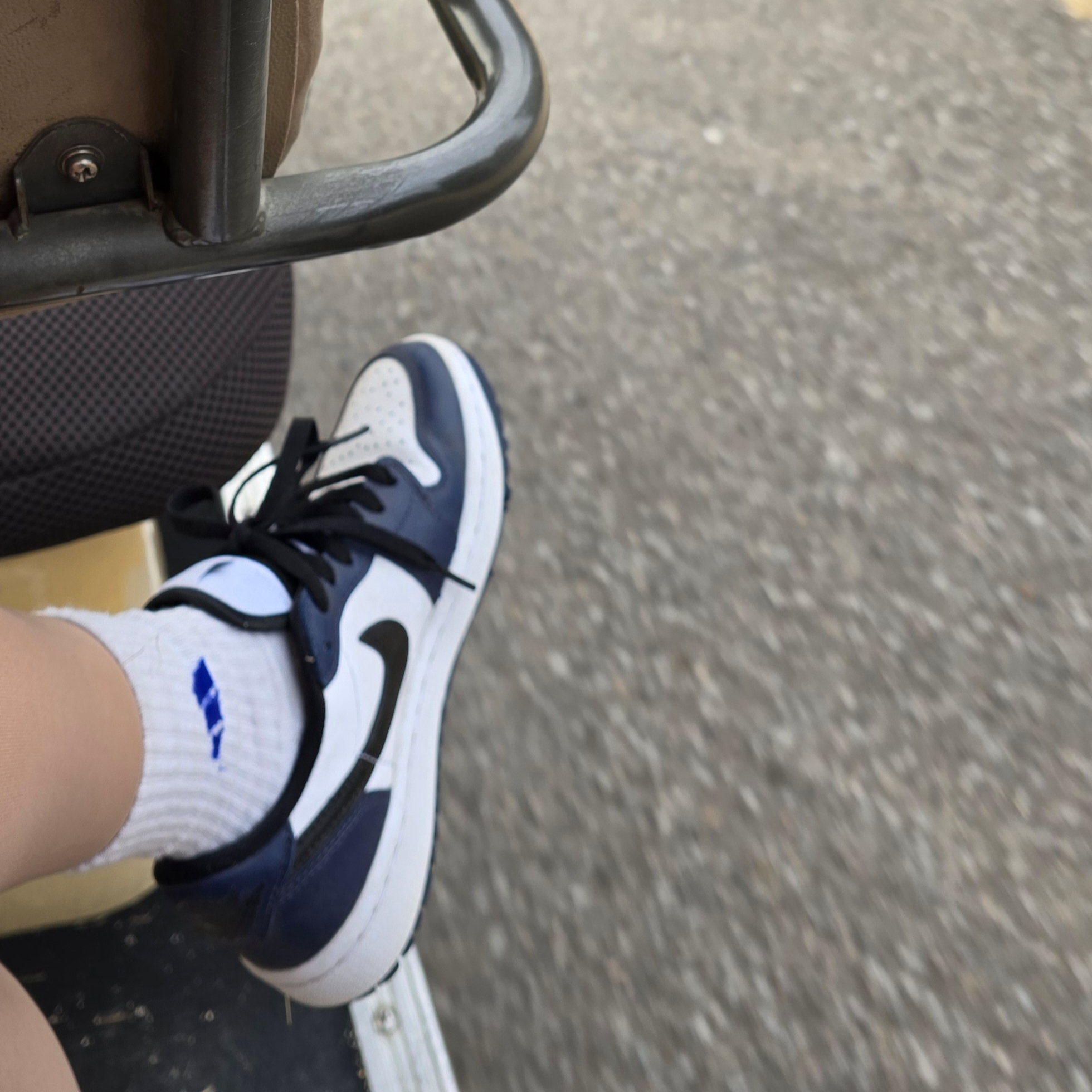 Jordan 1 Low Golf Midnight Navy 착용 스타일 - 2