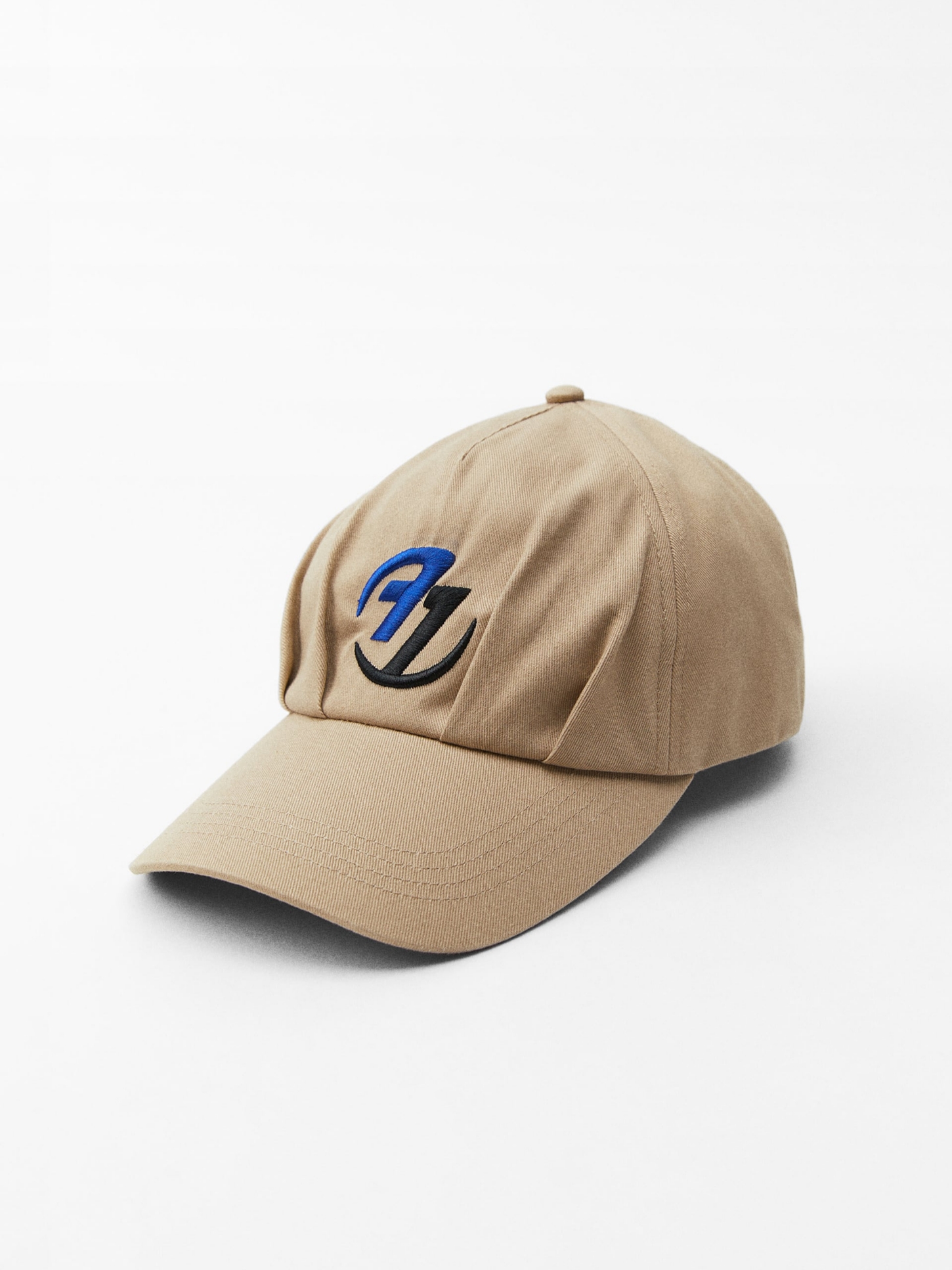 Ader Error x Zara Pleated Cap Beige 착용 스타일