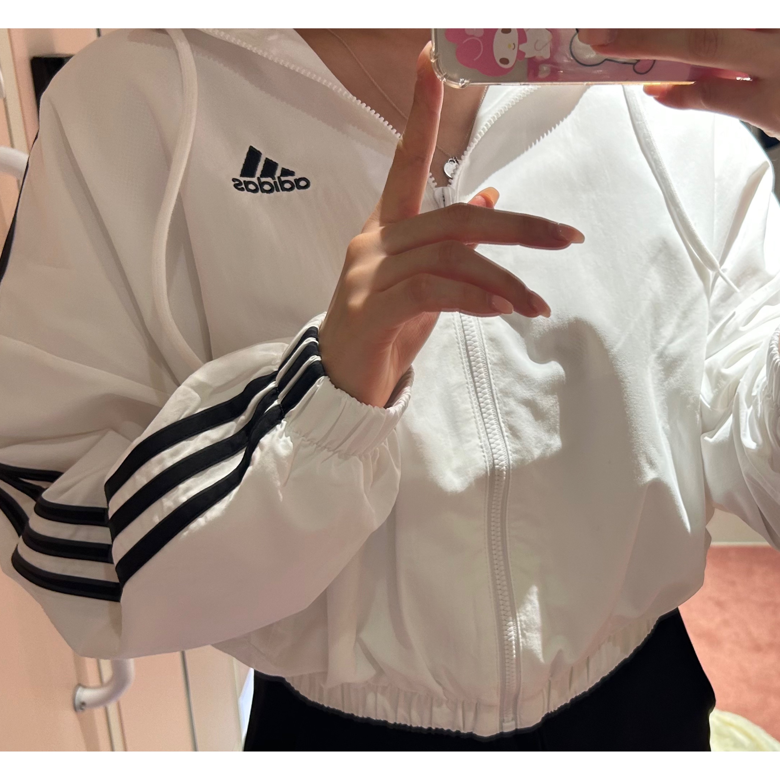 (W) Adidas Essential 3S Woven Windbreaker Jacket Black White - KR Sizing, (W) Adidas Essential 3-Stripes Woven Windbreaker Jacket White - KR Sizing 착용 스타일