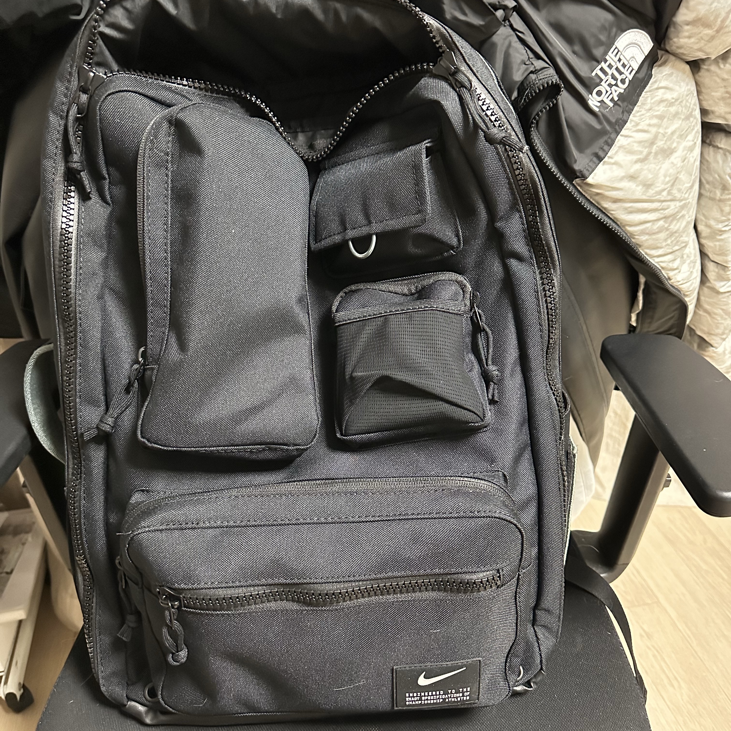 Nike Utility Elite Backpack 32L Black 착용 스타일
