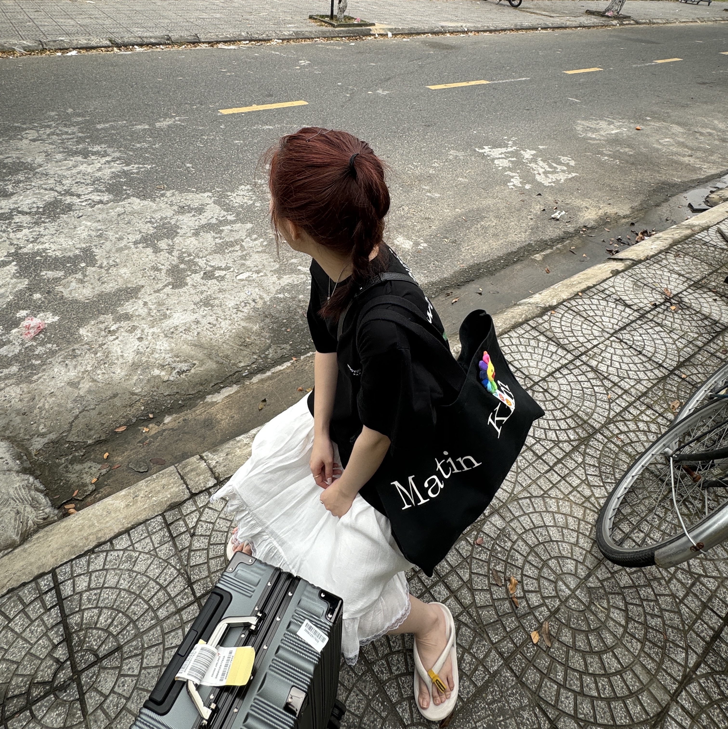 Wooyoungmi Flower Print Back Logo T-Shirt Black - 22SS, Taw&Toe Flip Flop Zerovity Bio Cream 착용 스타일 - 3