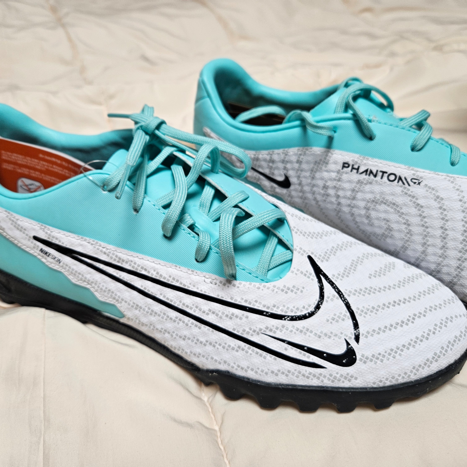 Nike Phantom GX Academy TF Hyper Turquoise 착용 스타일