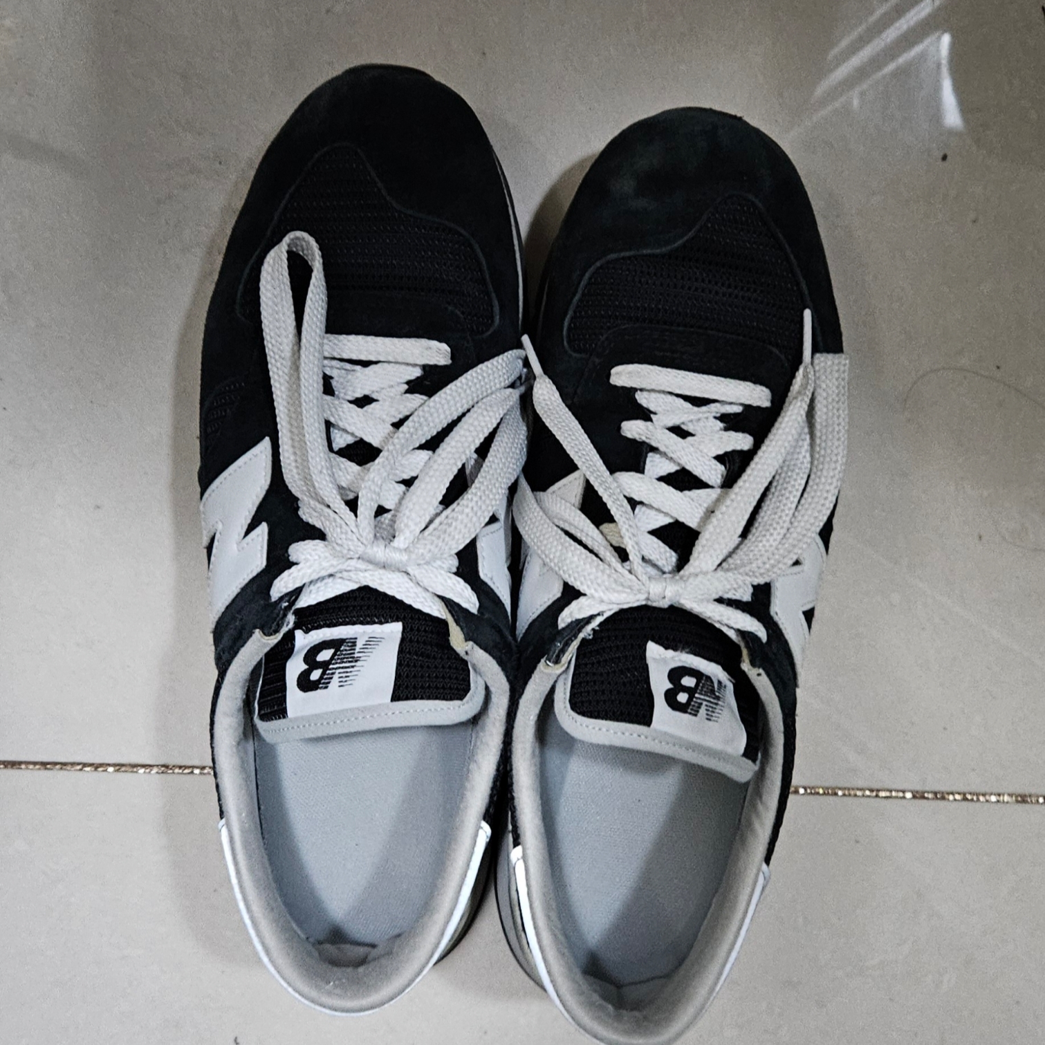 New Balance 990v1 Made in USA Black 착용 스타일