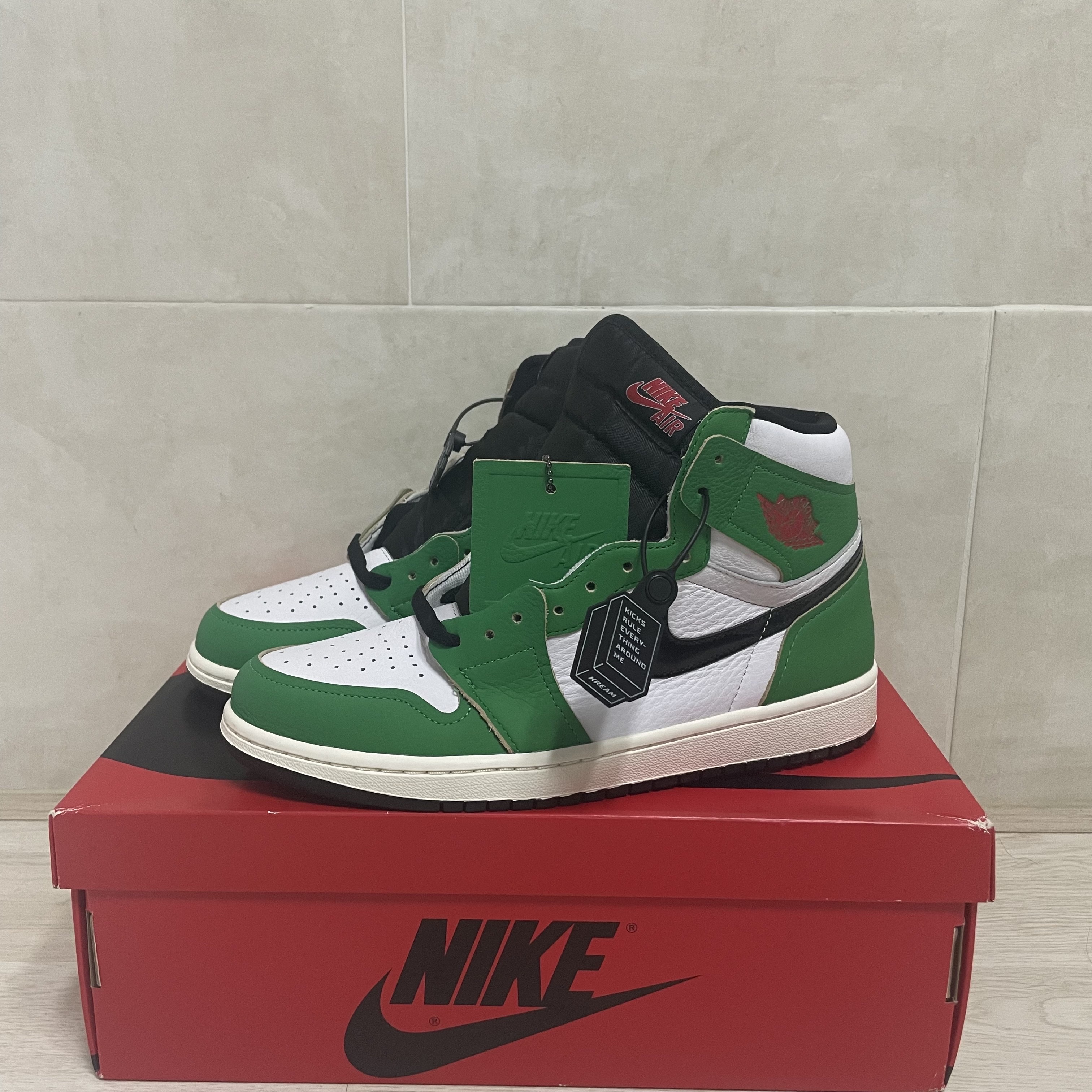 (W) Jordan 1 Retro High OG Lucky Green 착용 스타일