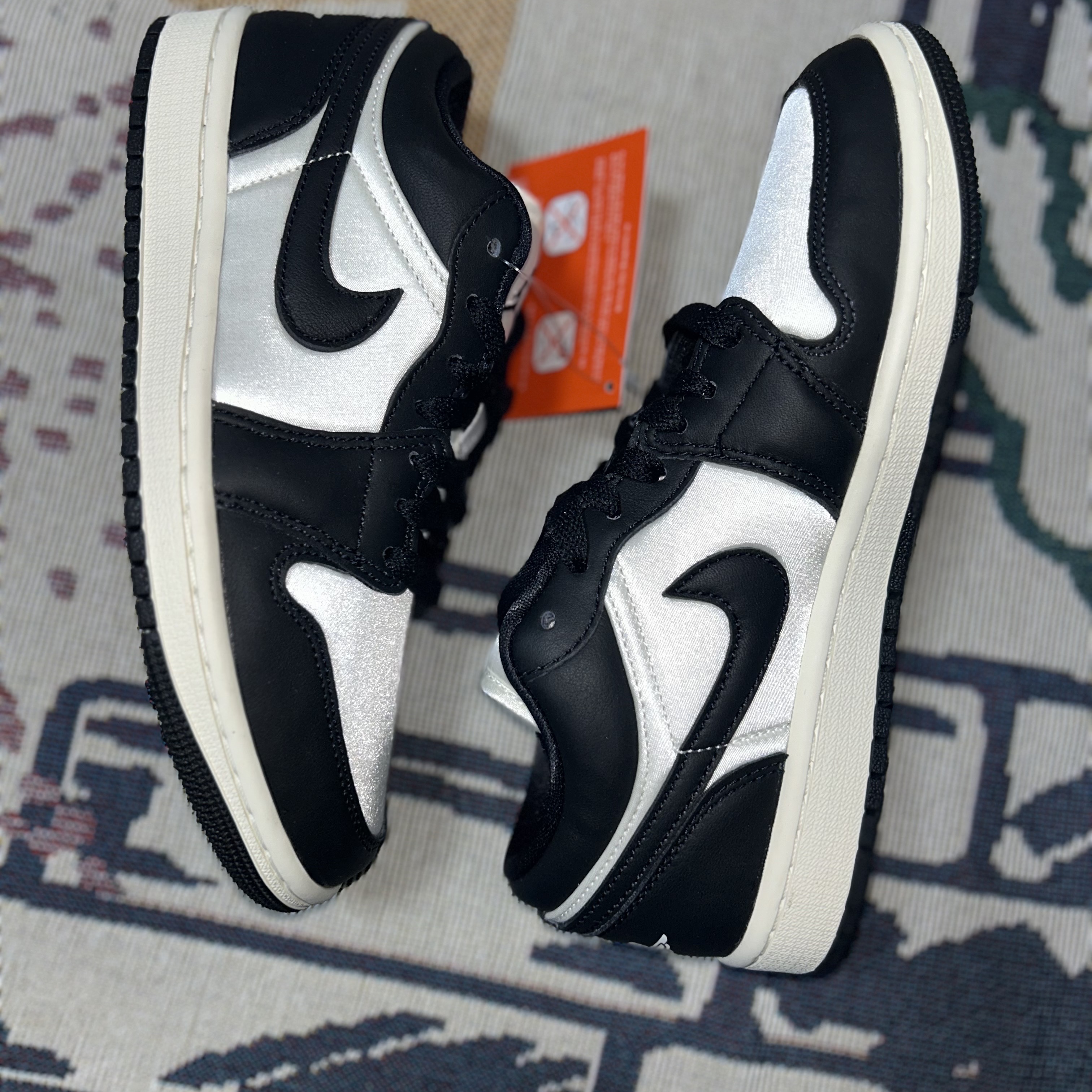 (W) Jordan 1 Low SE Sail Black 착용 스타일 - 3