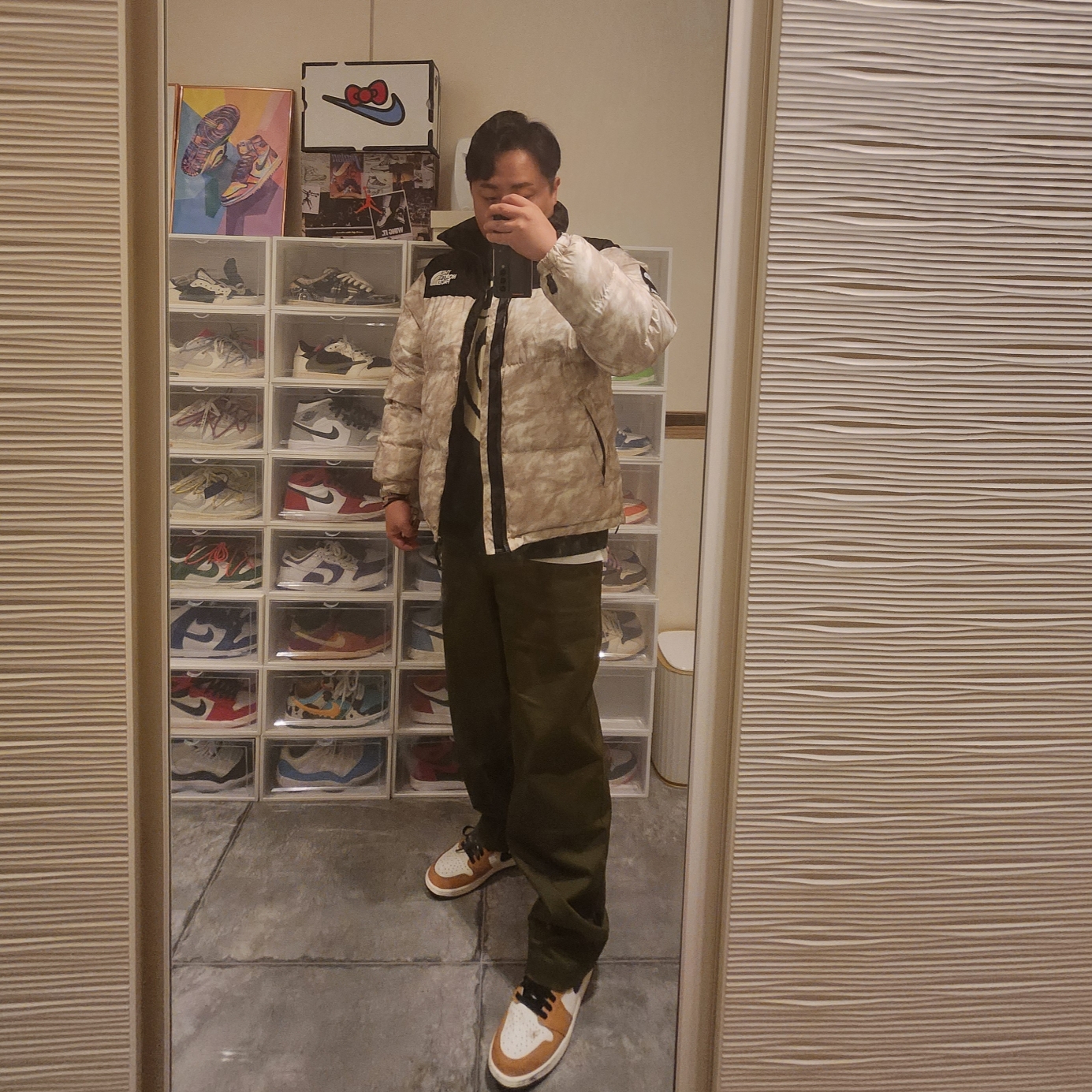 Supreme x The North Face Paper Print Nuptse Jacket - 19FW, Stussy Curly S Sweater Green 착용 스타일