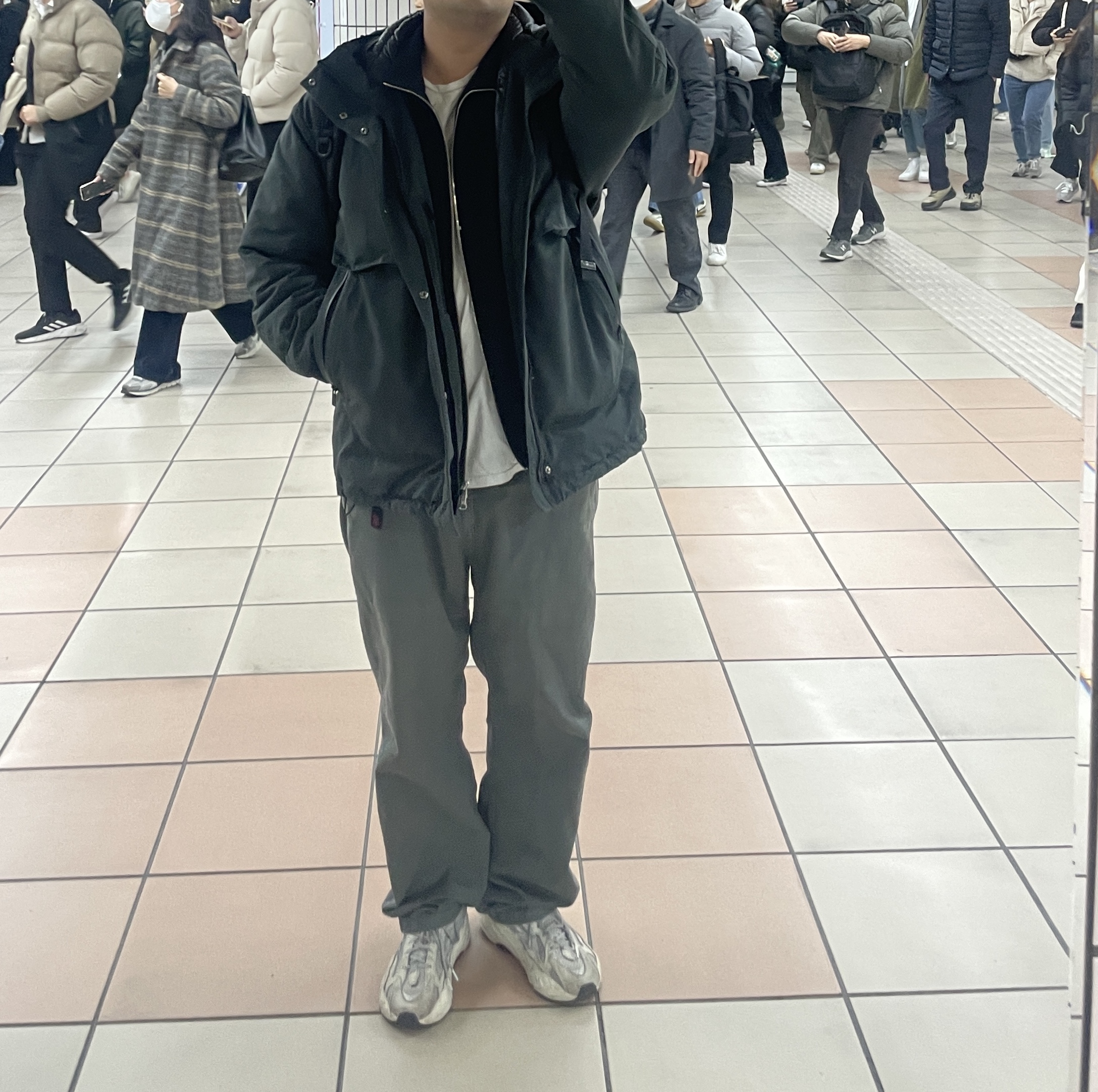 Adidas Yeezy Boost 700 V2 Static 2022 착용 스타일