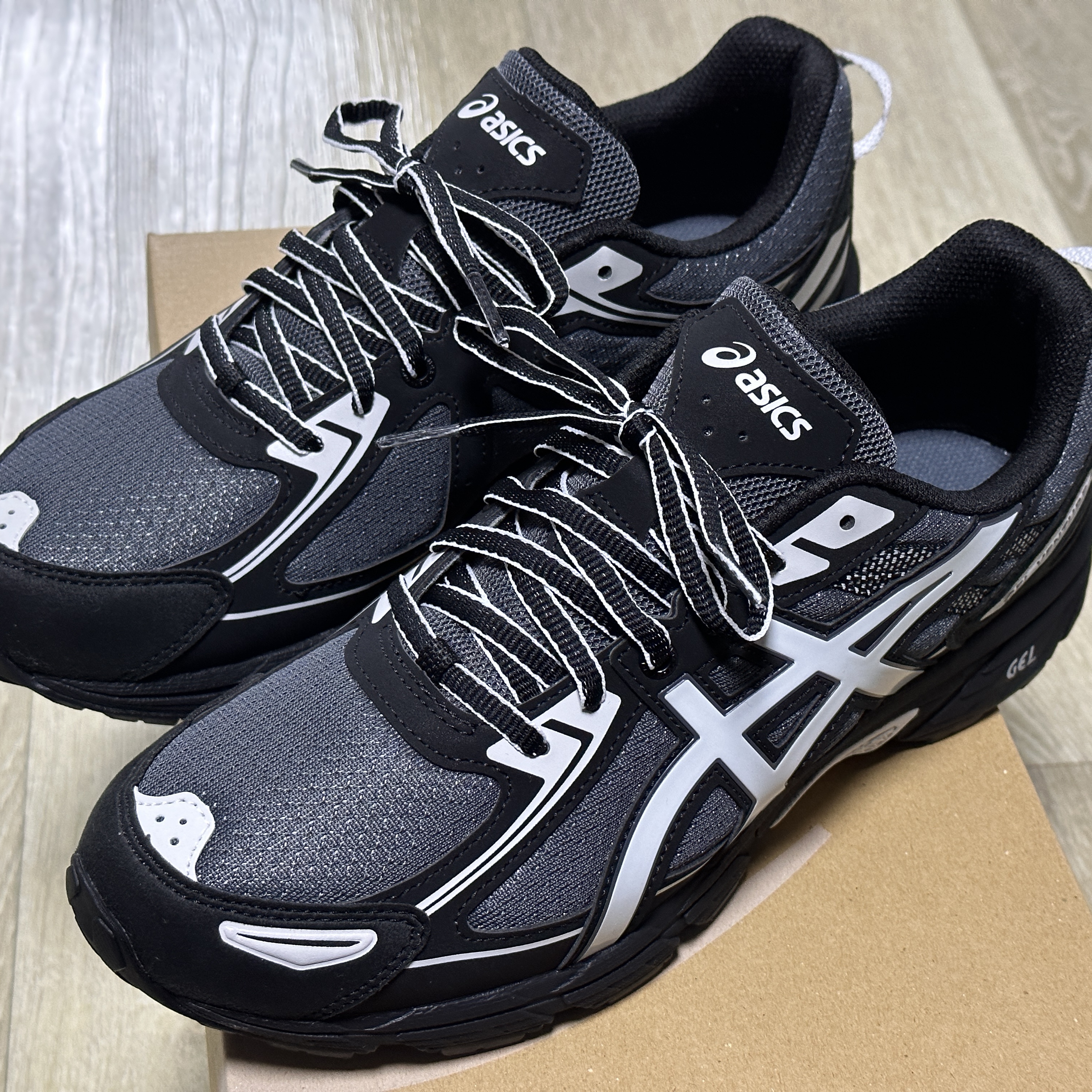 Asics Gel-Venture 6 Carrier Grey 착용 스타일 - 1