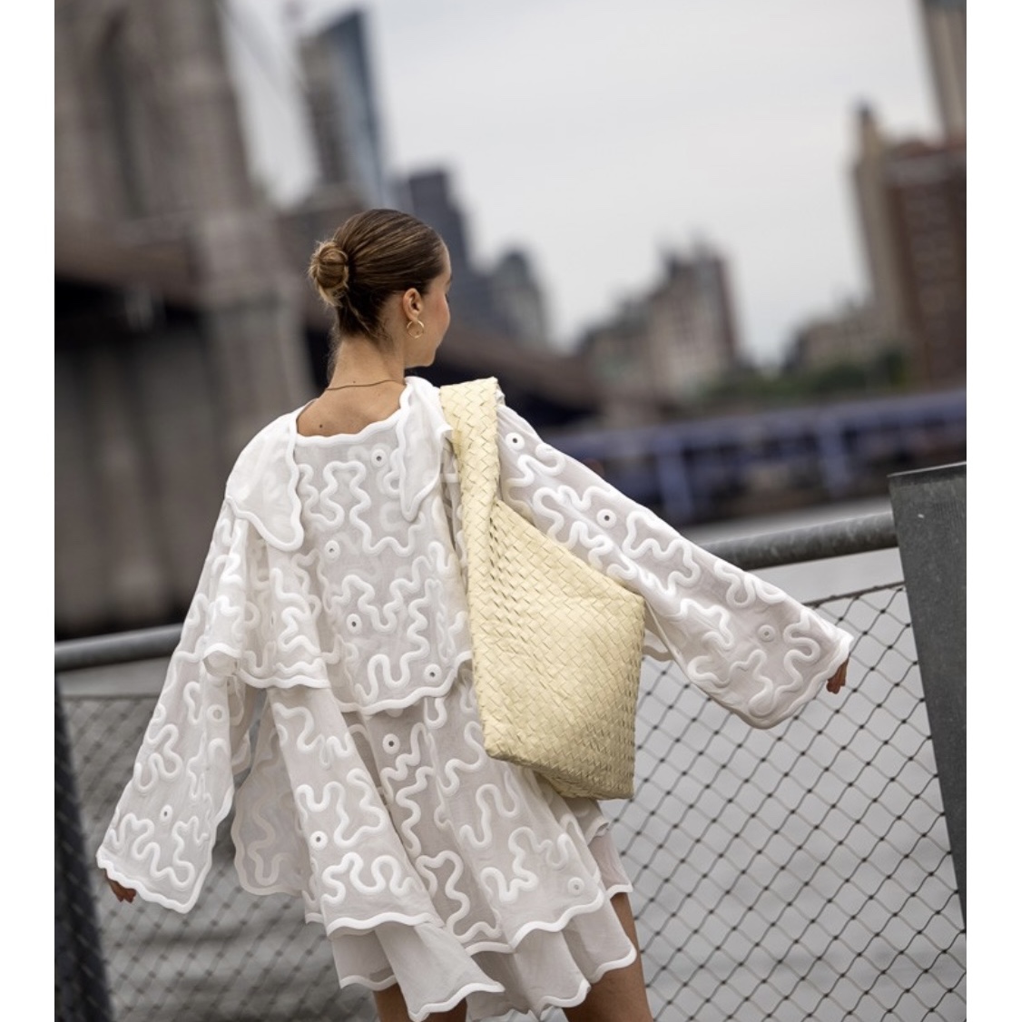 Bottega Veneta Large Hop Camomile 착용 스타일