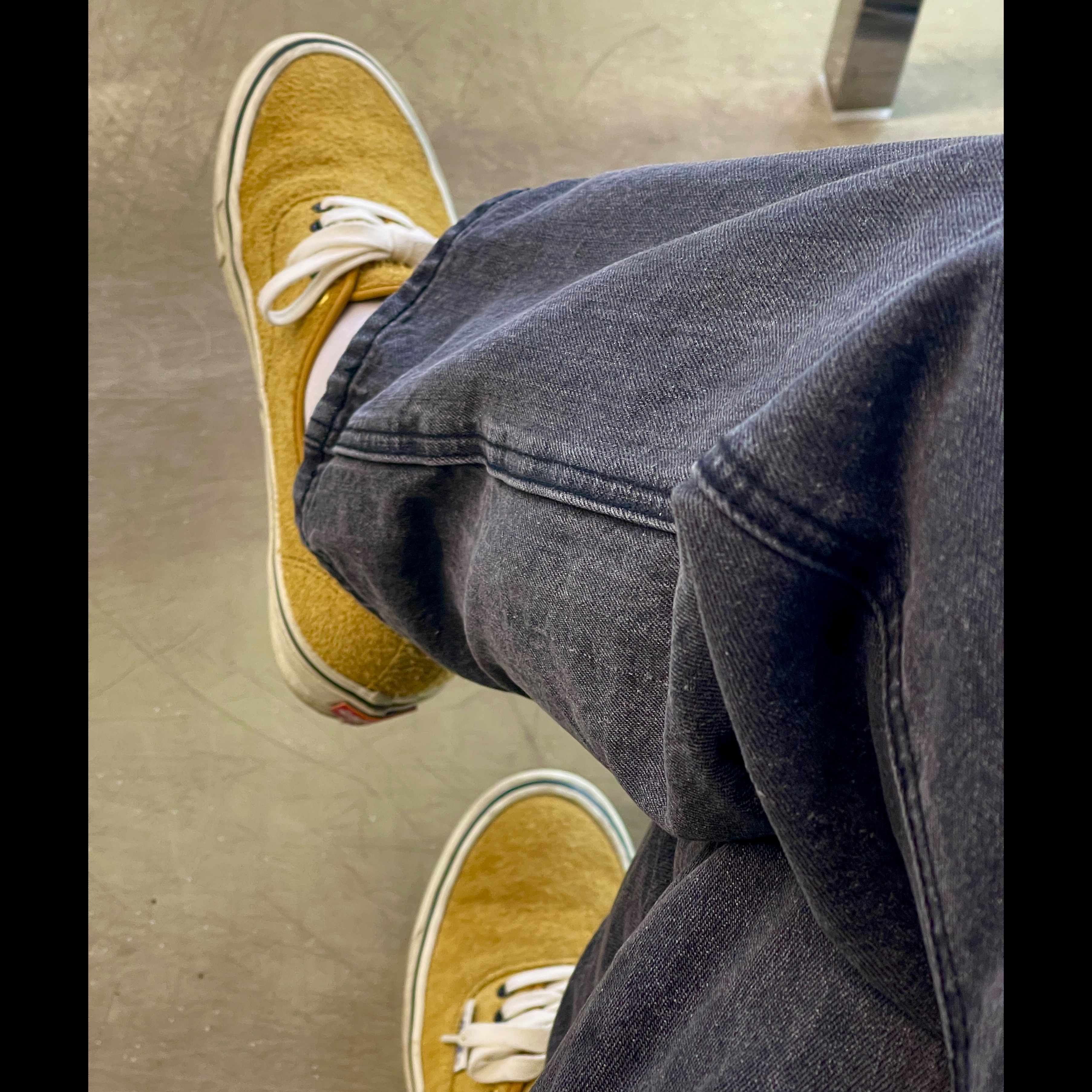Vans Vault x Julian Klincewicz OG Authentic SP LX Hairy Suede Nugget Gold 착용 스타일