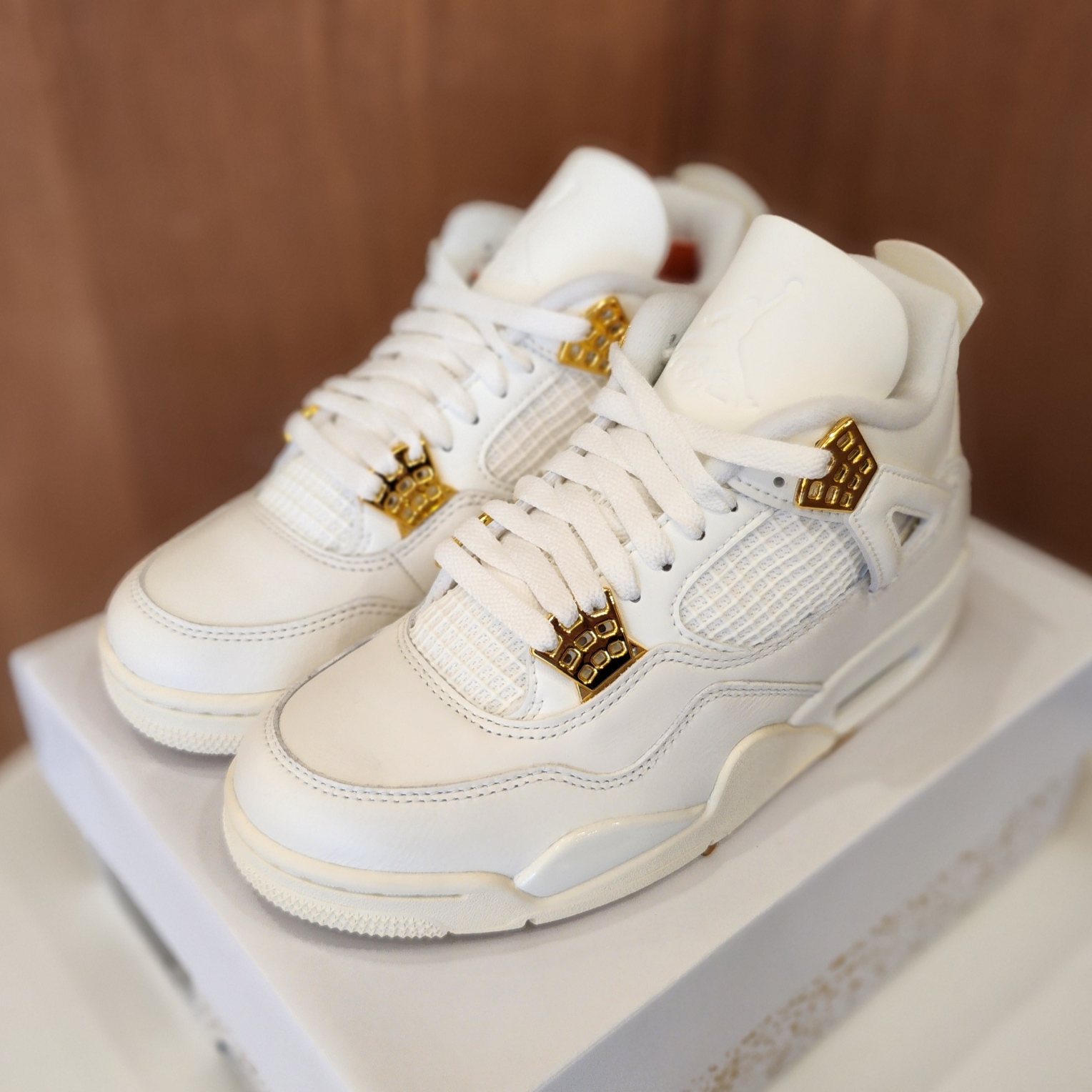 (W) Jordan 4 Retro Metallic Gold 착용 스타일 - 2