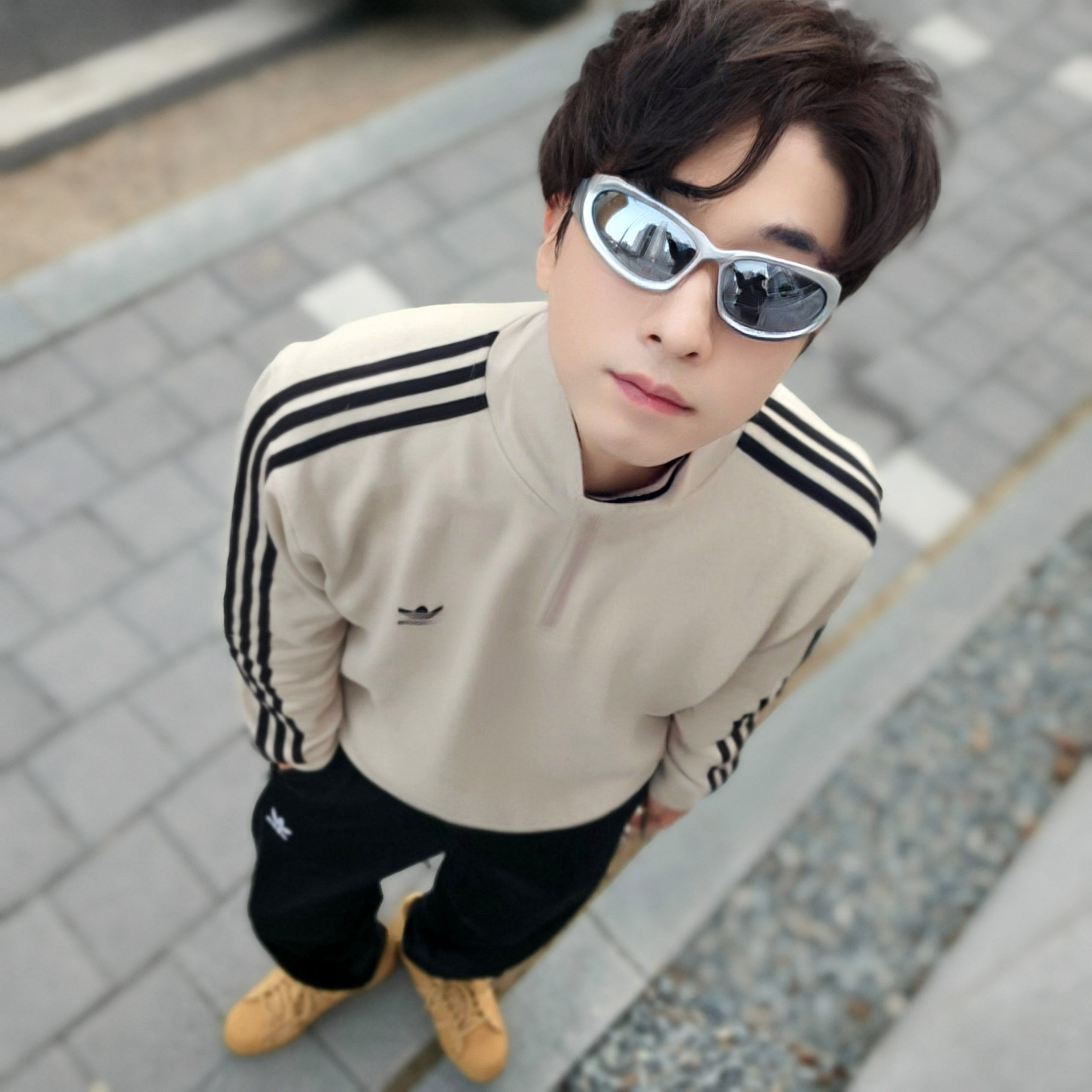 Adidas Adicolor Classic 3-Stripes Half-Zip Sweatshirt Black White - KR Sizing, Adidas Firebird Track Pants Black - KR Sizing 착용 스타일 - 4