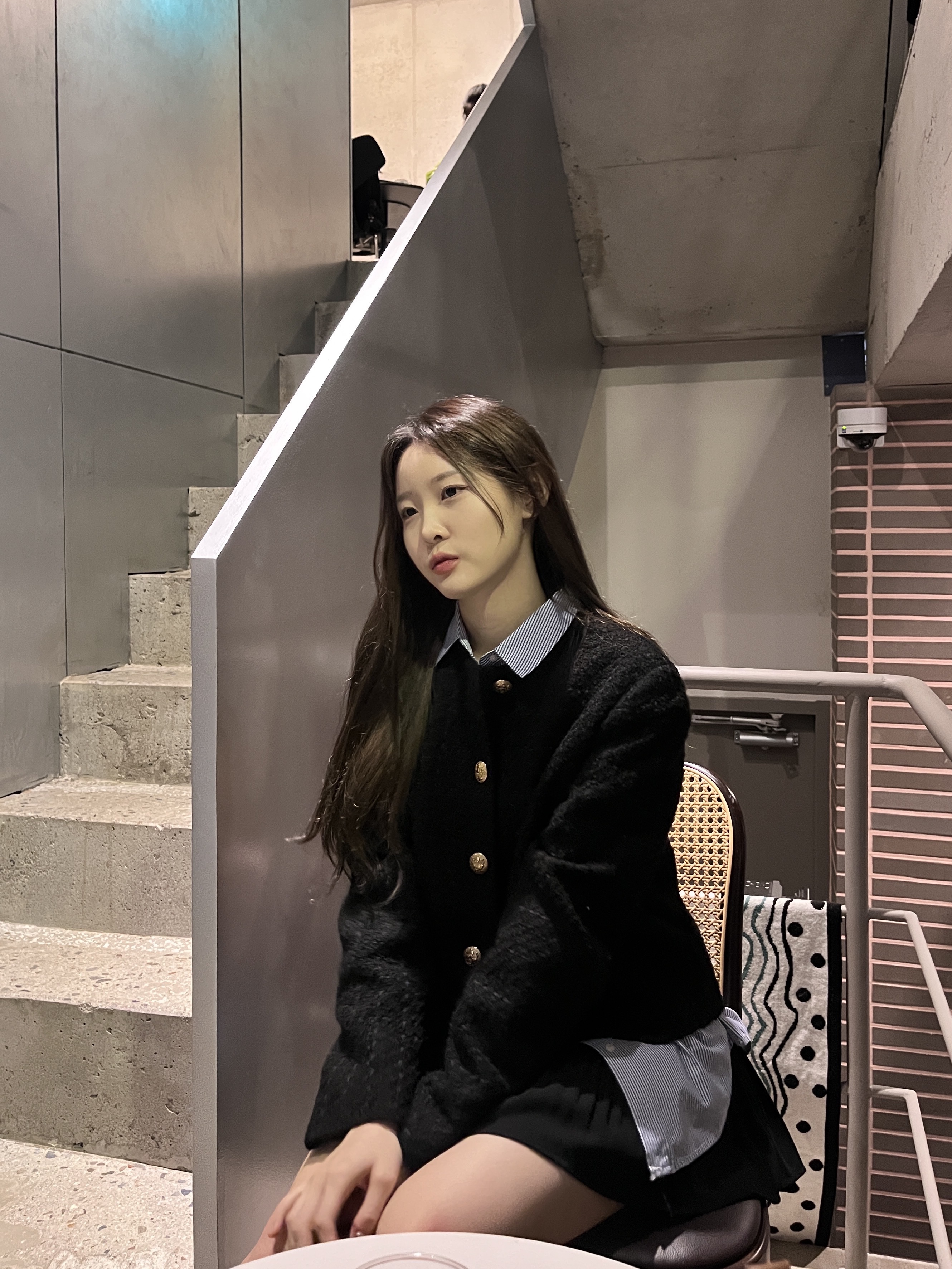 (W) Miu Miu Gabardine Sneakers Black 착용 스타일 - 2