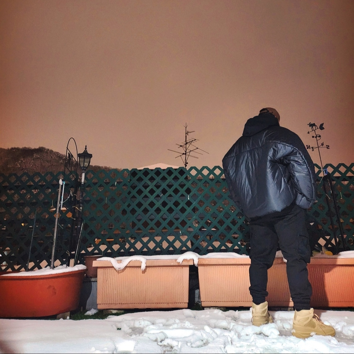 Yeezy Gap Engineered By Balenciaga Round Jacket 2 Black, Adidas Yeezy Desert Boot Rock 착용 스타일 - 3