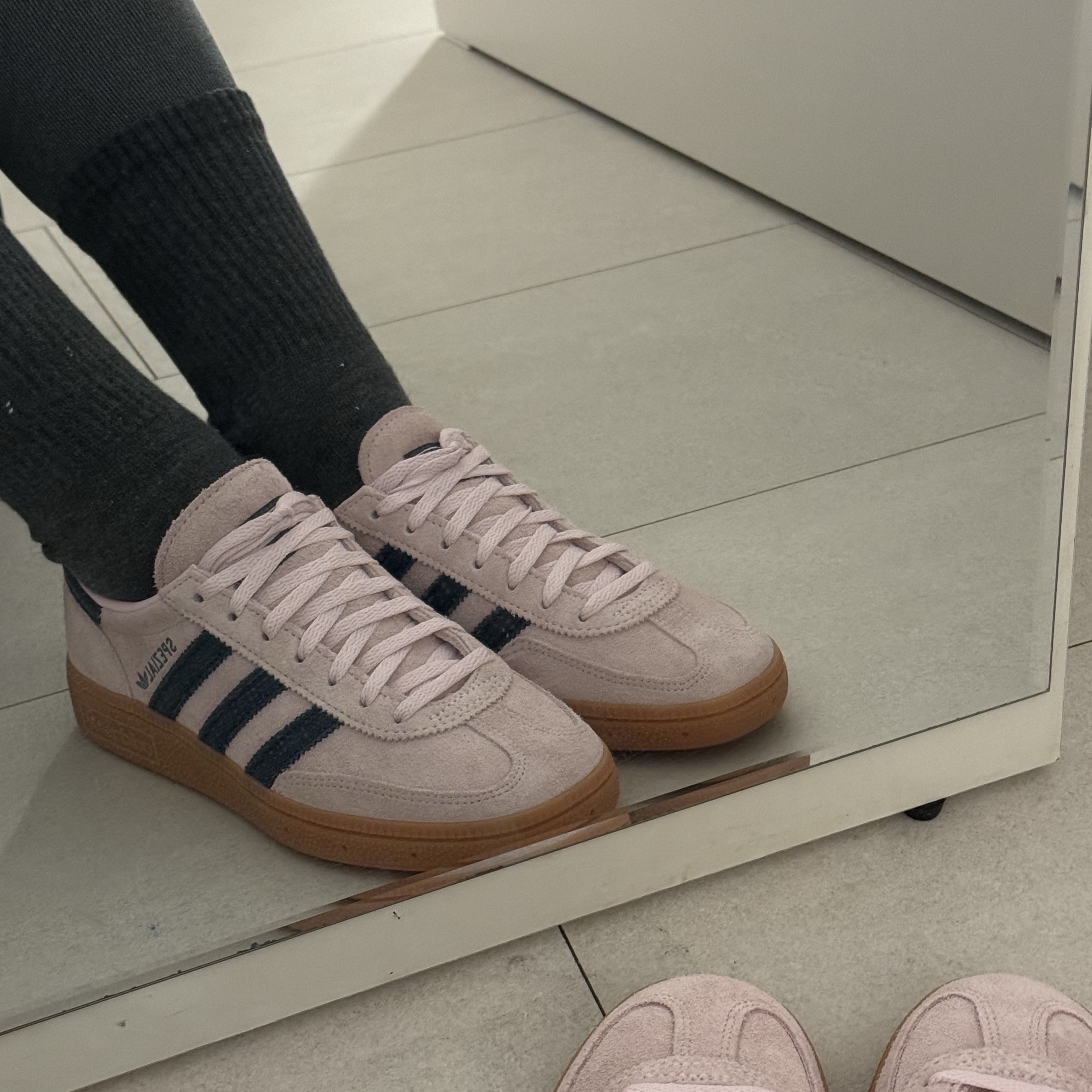 (W) Adidas Spezial Handball Clear Pink 착용 스타일