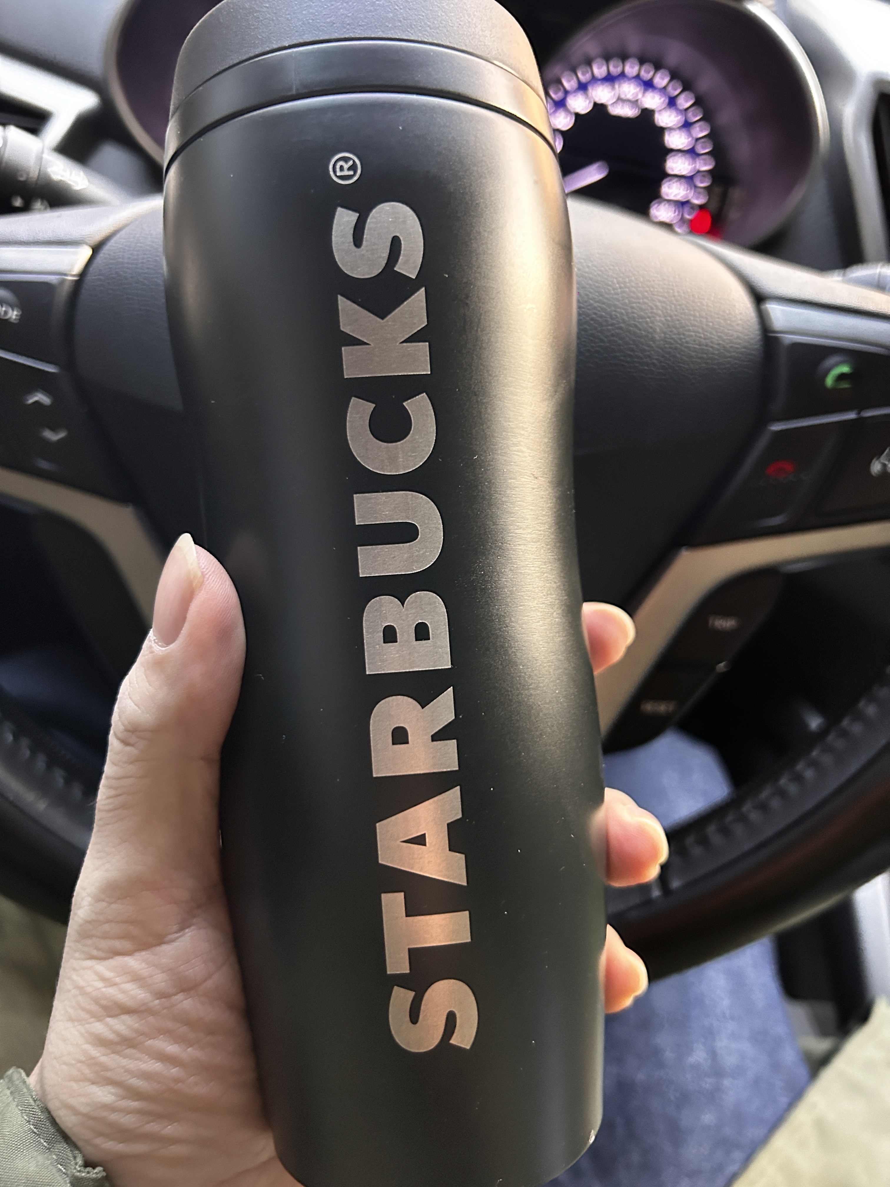 Starbucks x Fragment Curved Stainless Black Bottle 355ml 착용 스타일 - 1