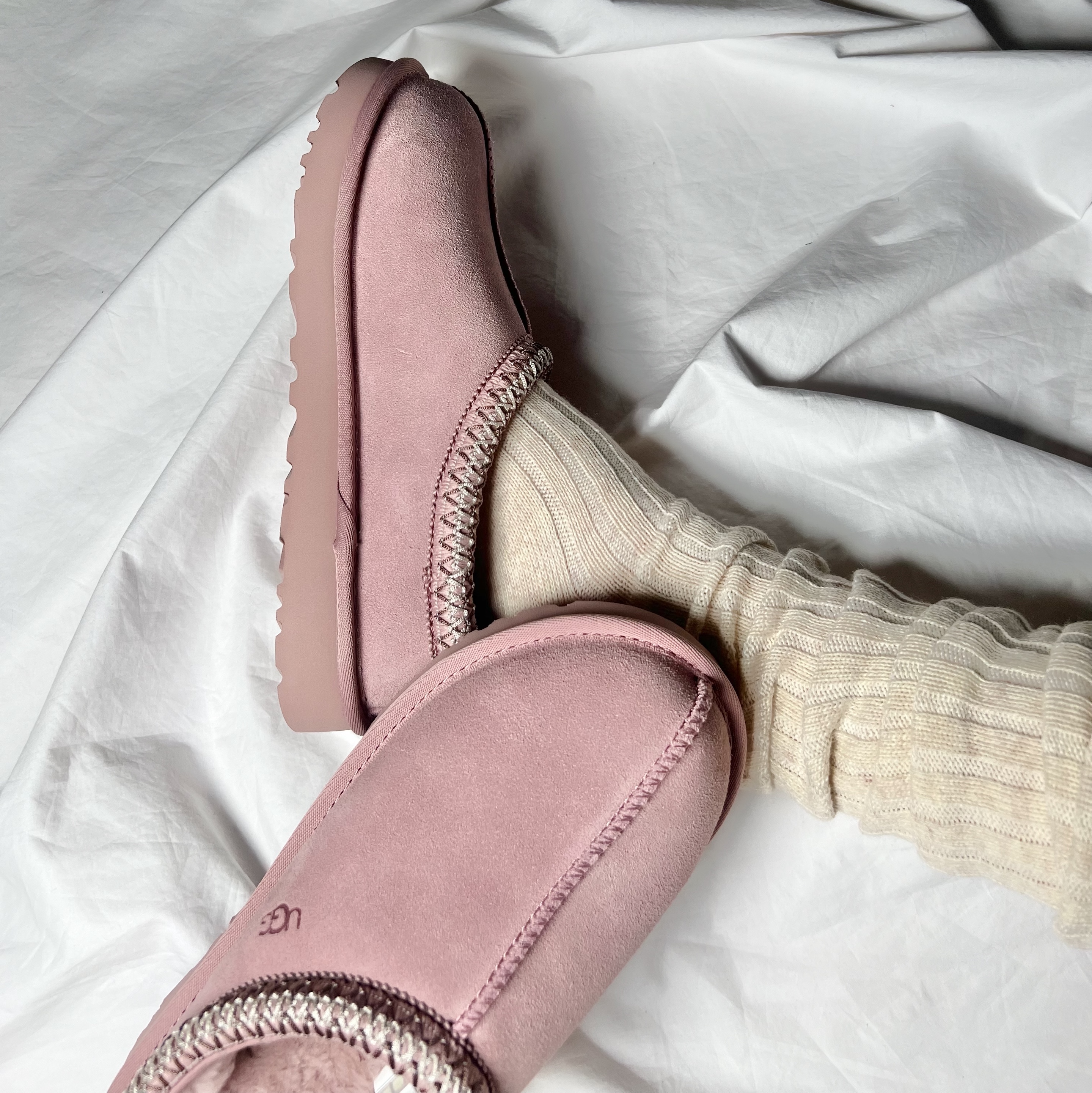(W) UGG Tasman Slipper Lavender Shadow 착용 스타일