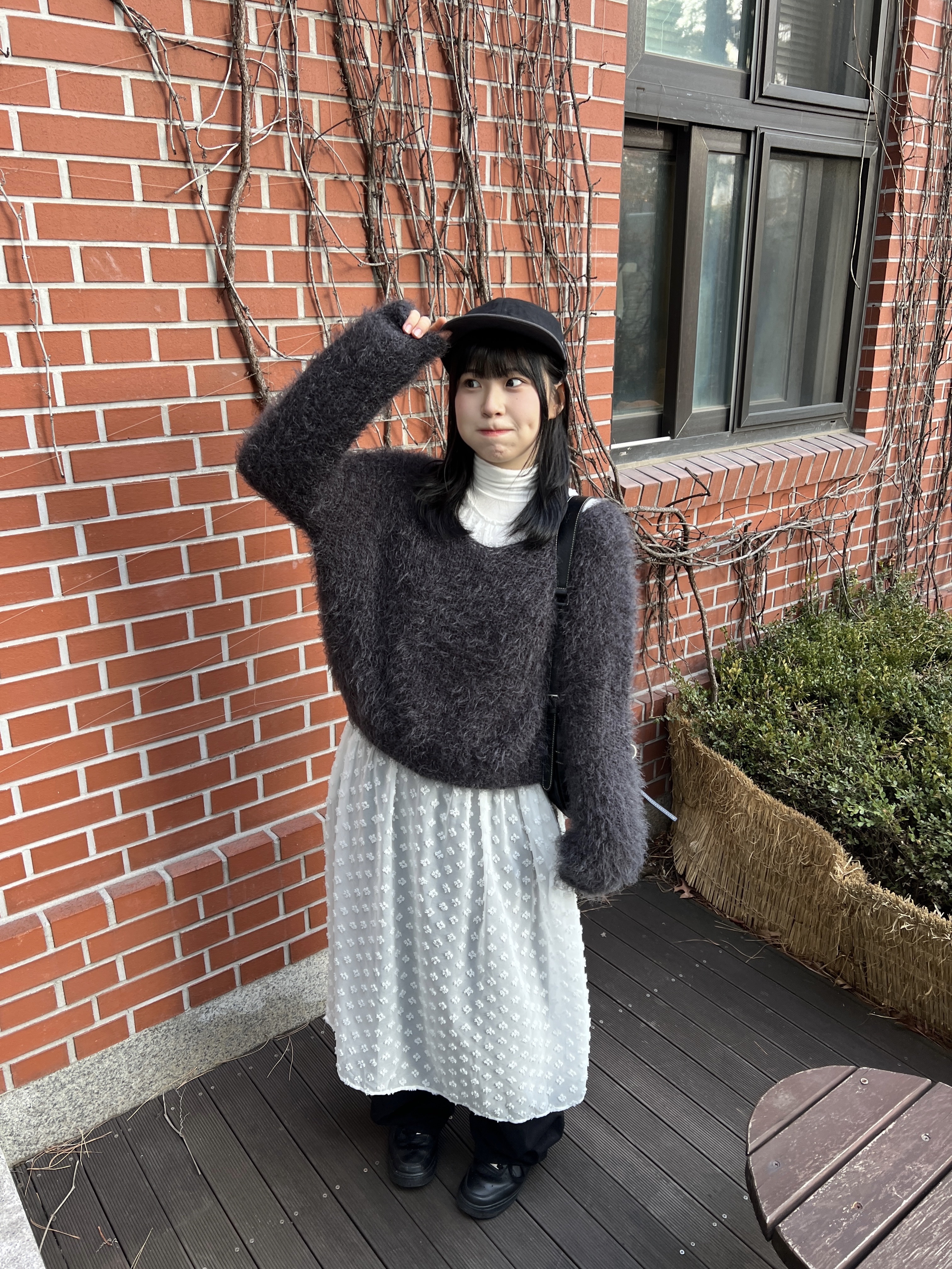 (W) Zara ZW Wool Blend Cropped Coat Olive, Nike Air Force 1 '07 Low Triple Black 착용 스타일 - 2