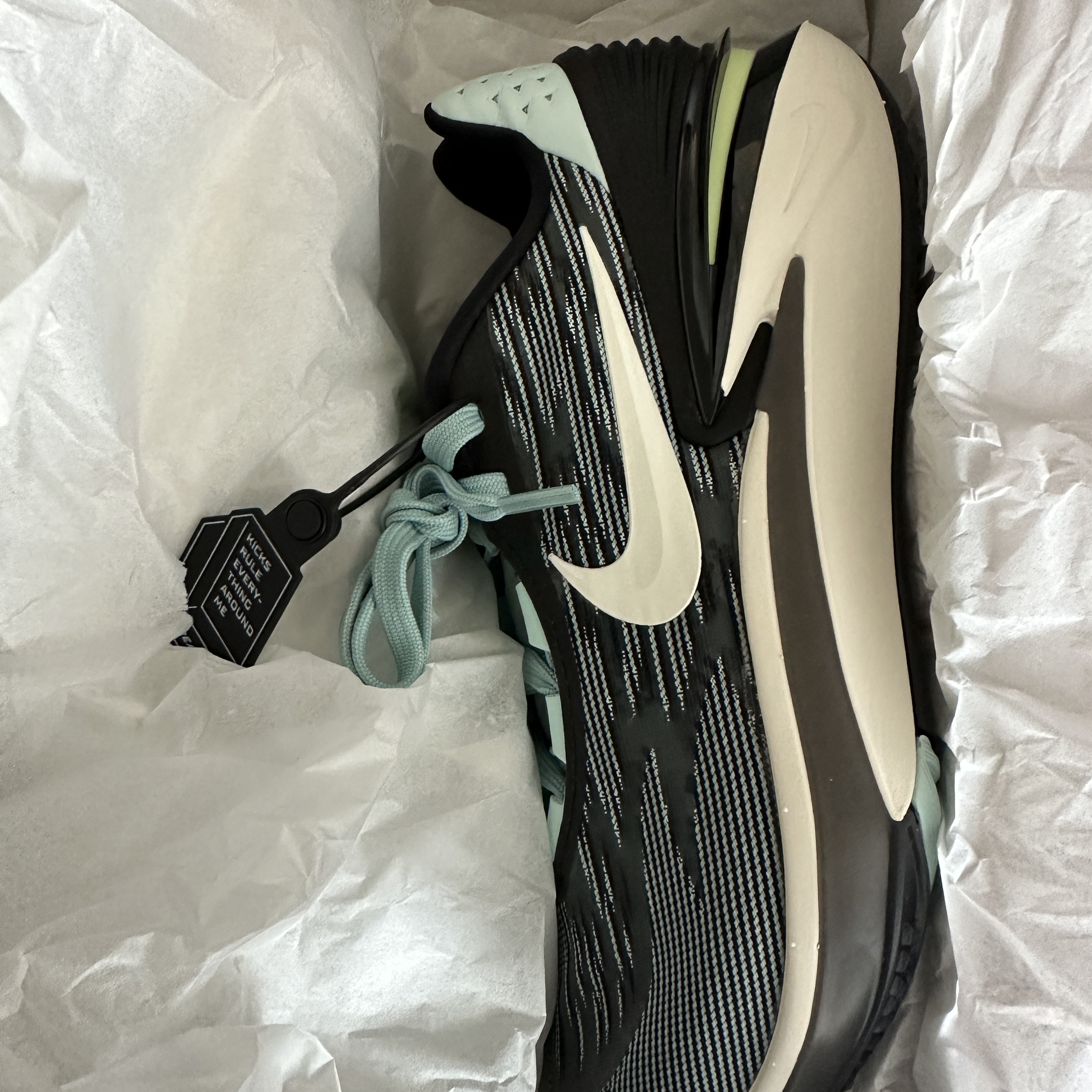 Nike Air Zoom GT Cut 2 EP Jade Ice Black 착용 스타일