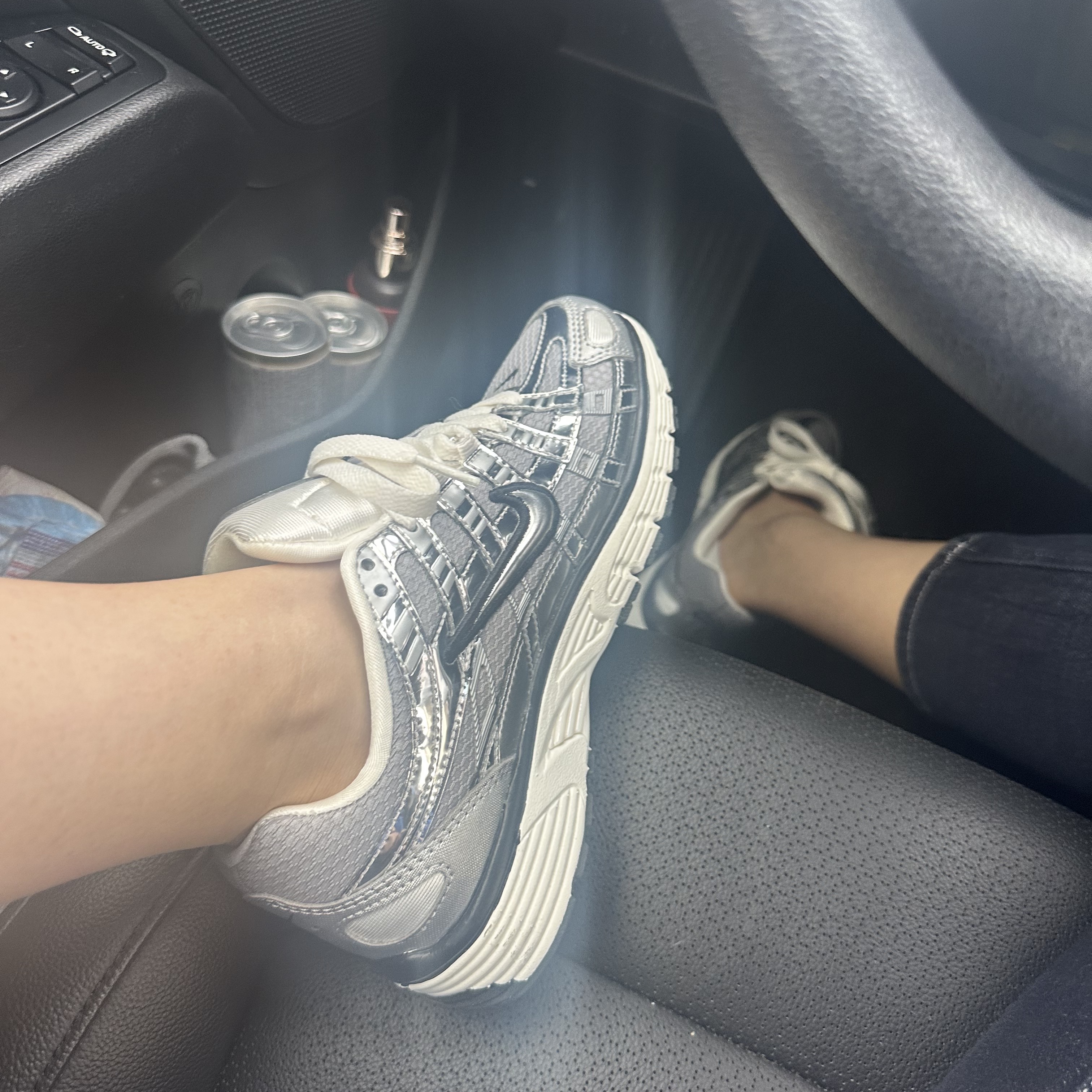 Nike P-6000 Metallic Silver 착용 스타일