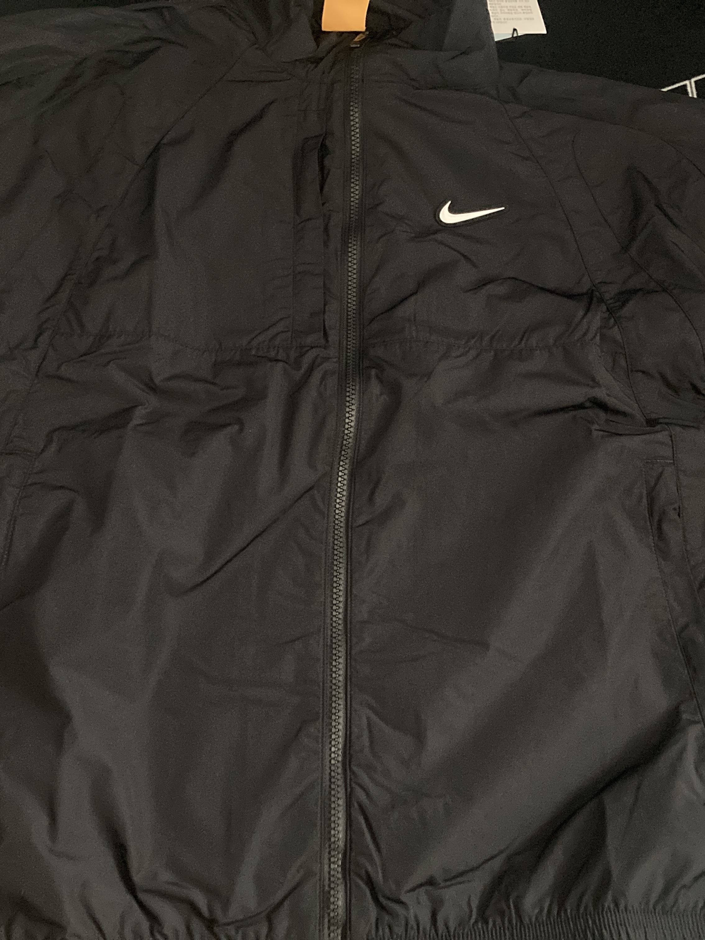 Nike x Drake Nocta Nylon Track Jacket Black (FN7666-010) 착용 스타일 - 2