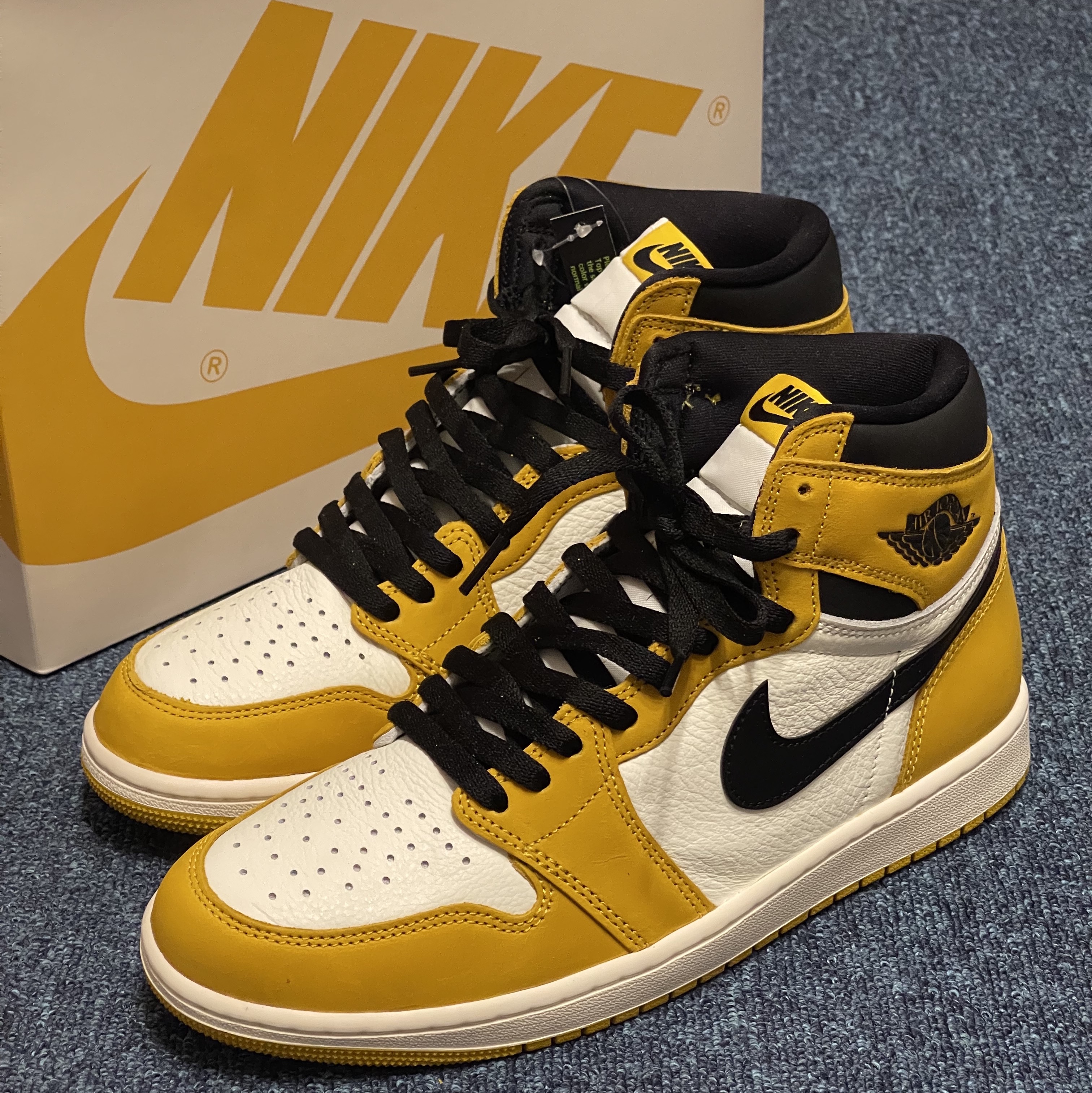 Jordan 1 Retro High OG Yellow Ochre 착용 스타일 - 2