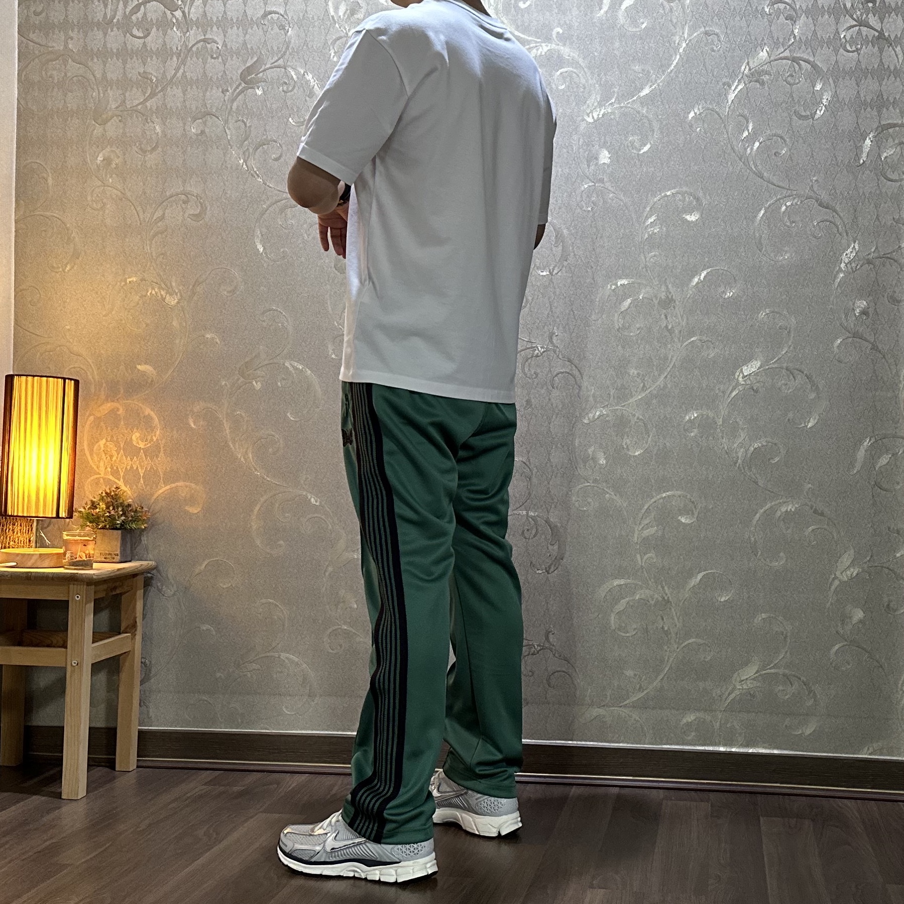 Needles Narrow Track Pants Poly Smooth Emerald, (W) Nike Zoom Vomero 5 Photon Dust and Metallic Silver 착용 스타일 - 8