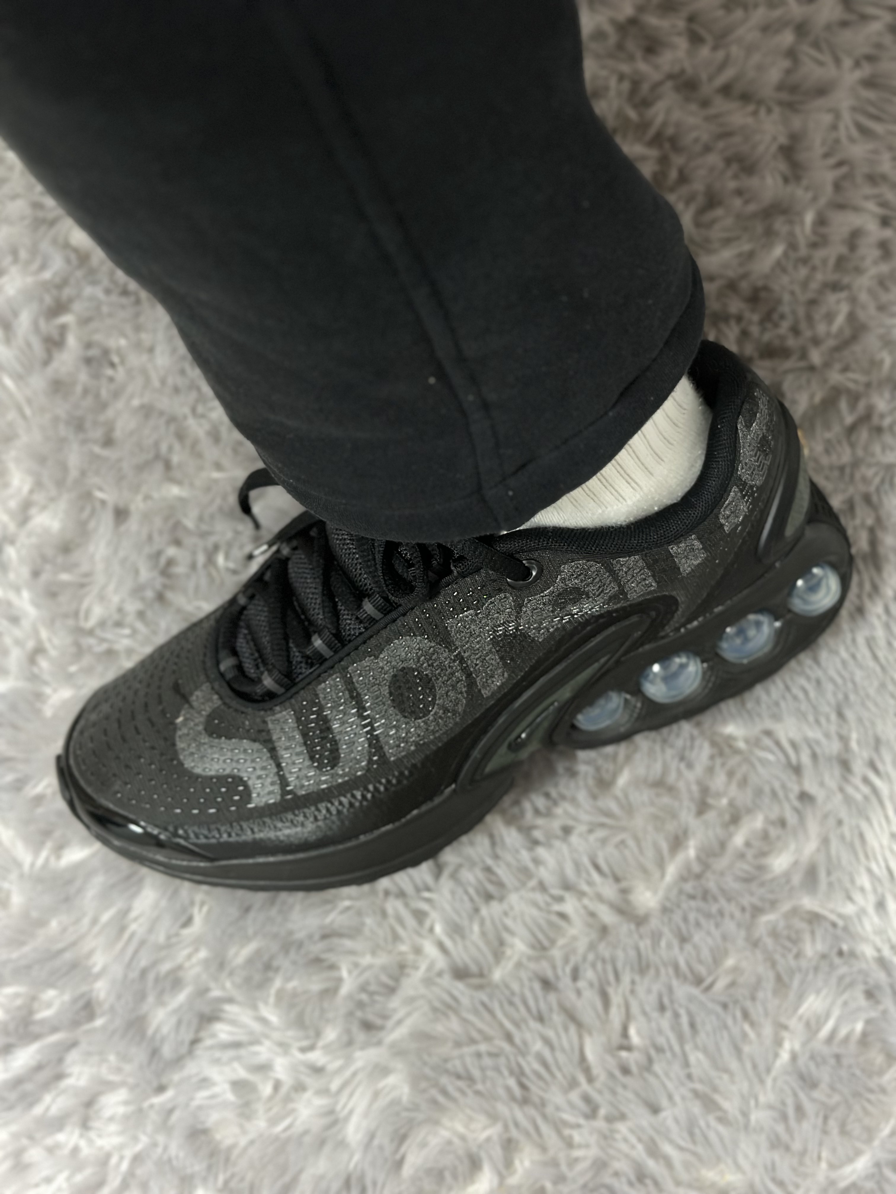 Nike x Supreme Air Max DN SP Black Galactic Jade 착용 스타일