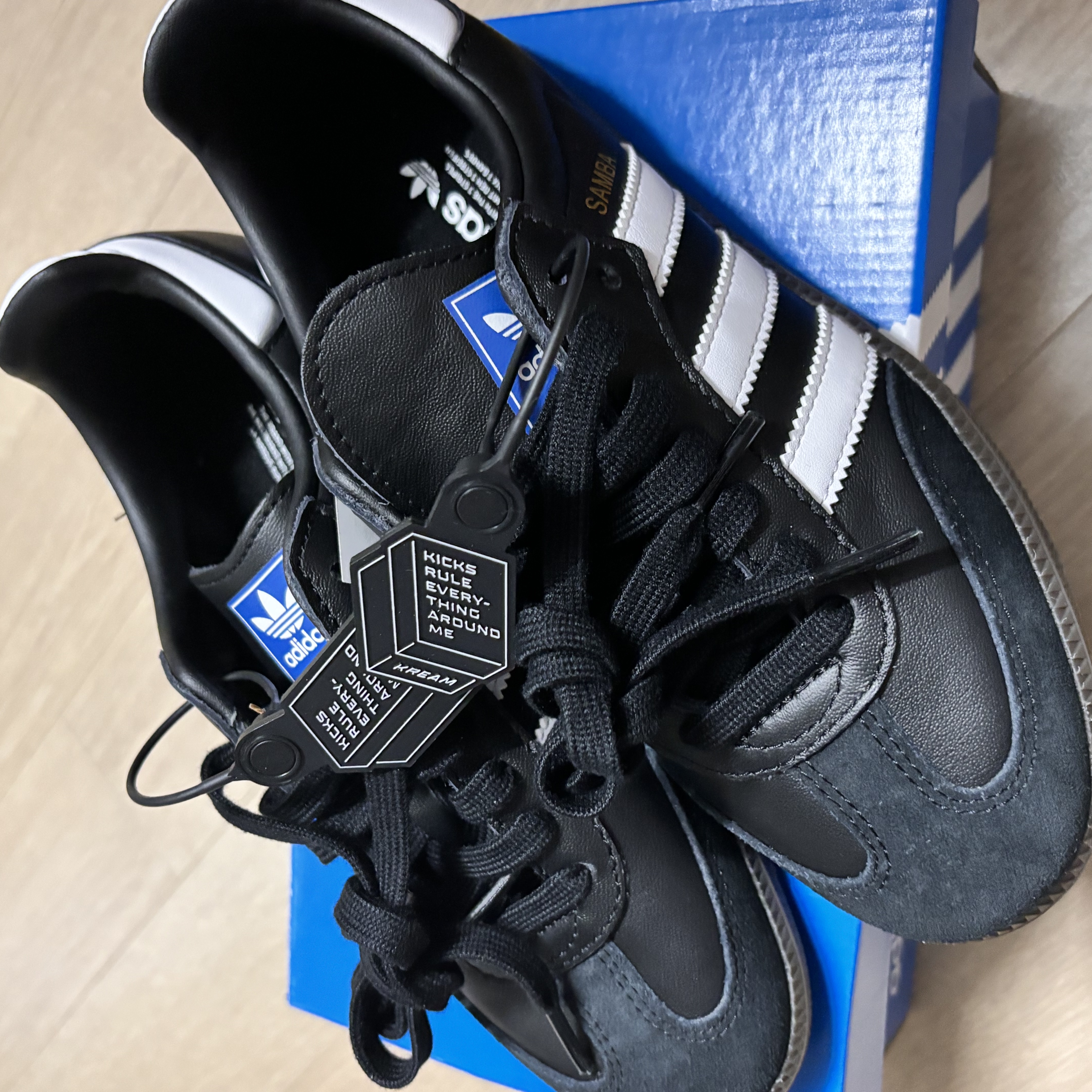 Adidas Samba OG Black White Gum 착용 스타일