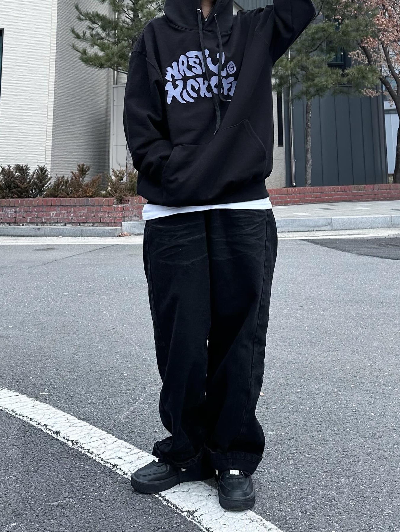 Nike x Ambush Air Force 1 Low SP Black 착용 스타일 - 3
