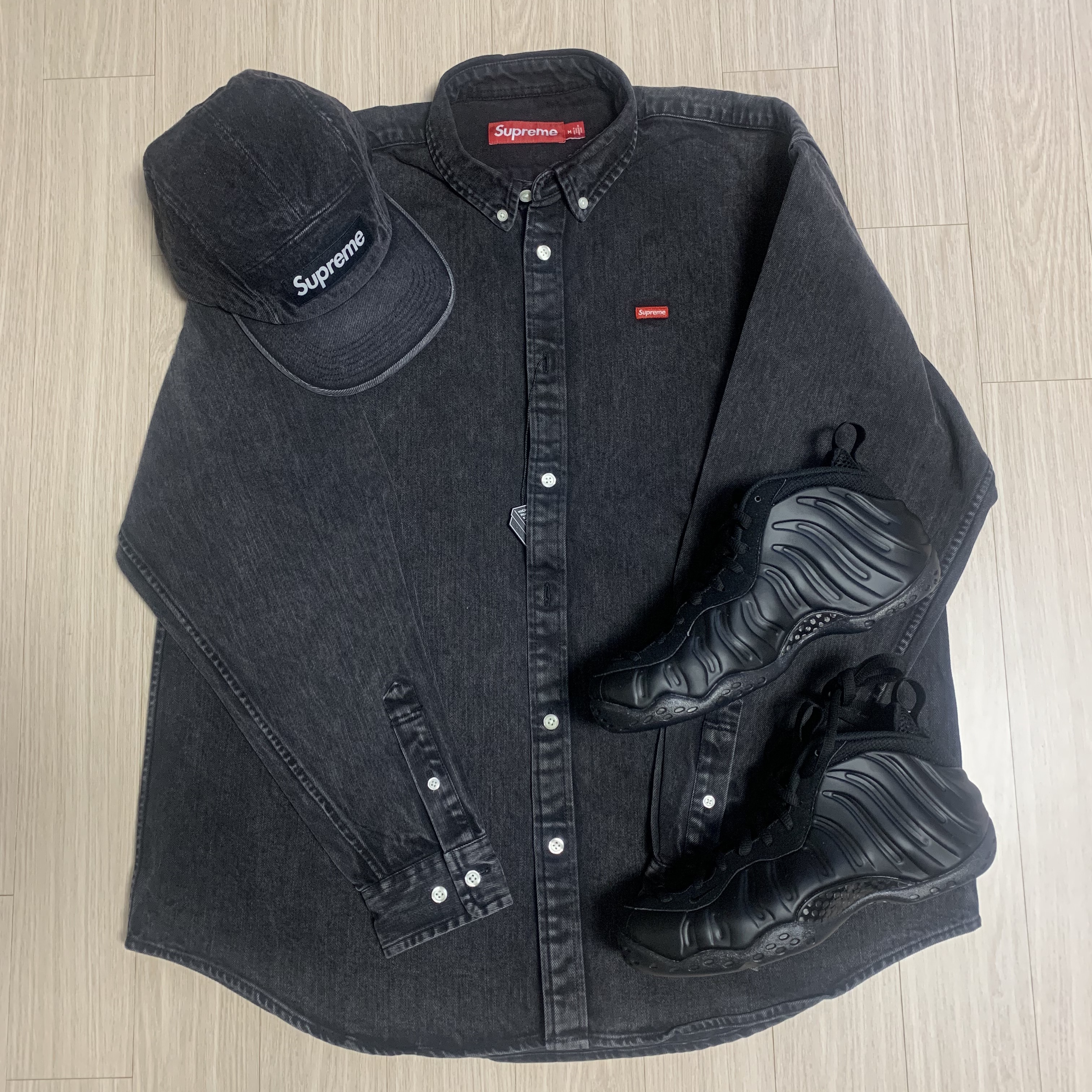 Supreme Denim Camp Cap Black - 24SS, Supreme Small Box Shirt Washed Black - 24SS 착용 스타일 - 1