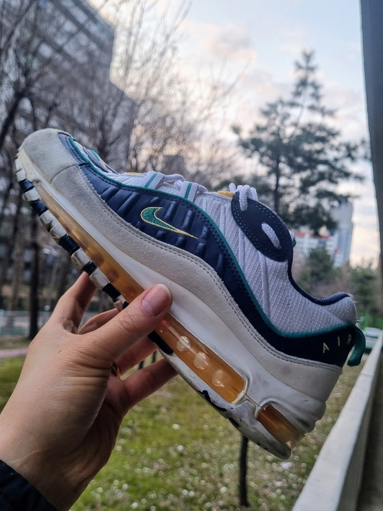 Nike Air Max 98 Mighty Ducks 착용 스타일