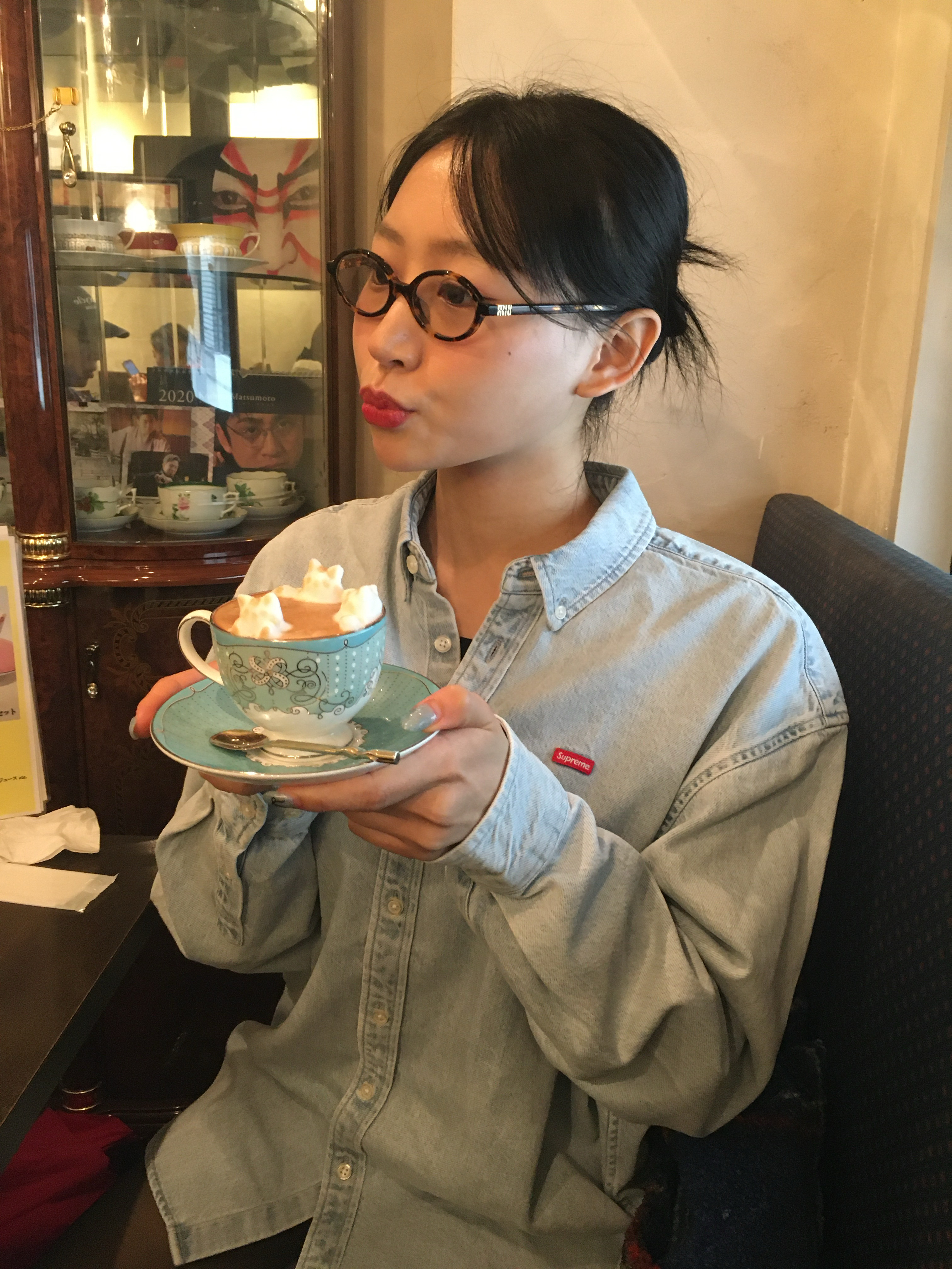 Supreme Small Box Shirt Washed Blue - 24SS, (W) Miu Miu Regard Sunglasses Blue Lenses Honey Tortoiseshell Acetate Standard fit 착용 스타일 - 2