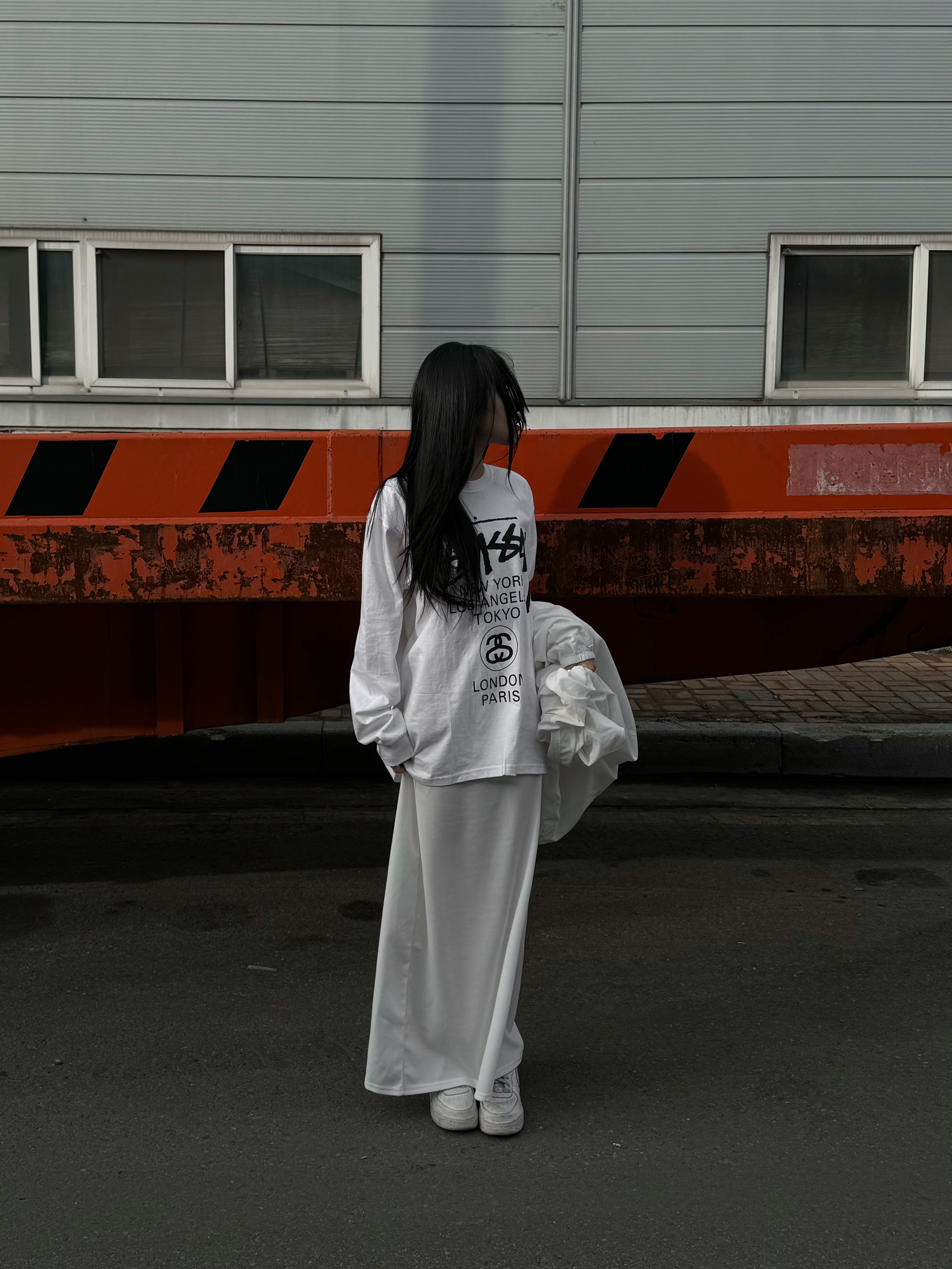 Stussy World Tour LS T-Shirt White 2023, Nike Air Force 1 '07 Low White ์ฐฉ์ฉ ์คํ์ผ - 1