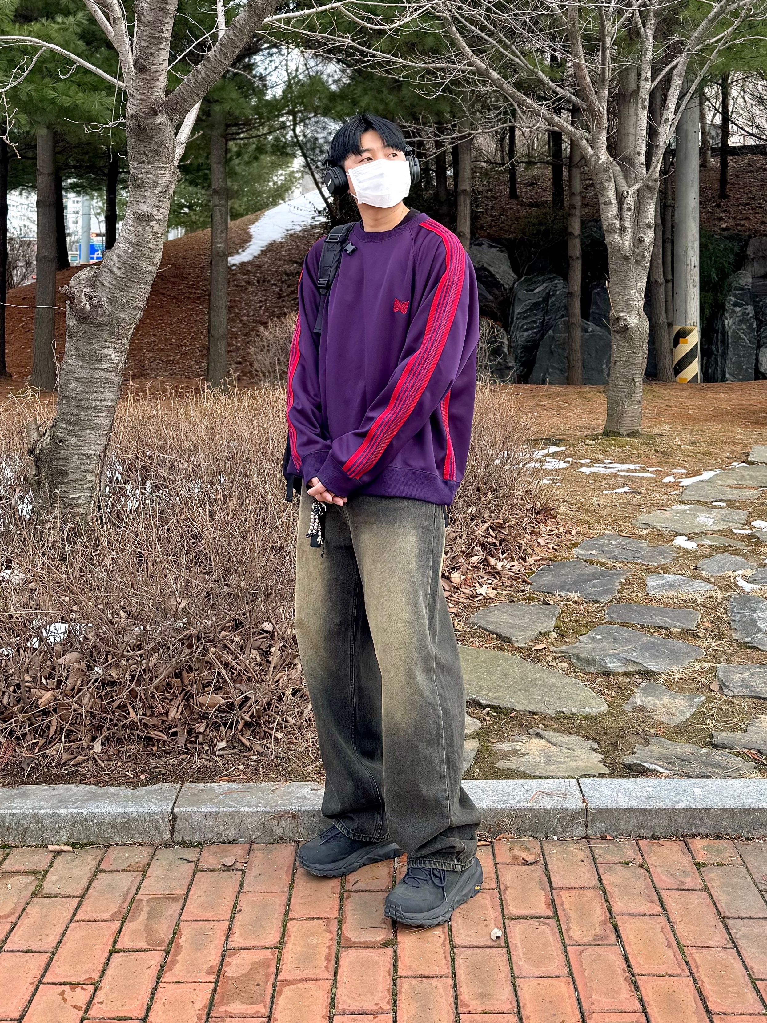 Needles Track Crewneck Poly Smooth Dark Purple, [KREAM 단독] ADSB Andersson Bell Mardro Gradient T-Shirt Charcoal 착용 스타일 - 1