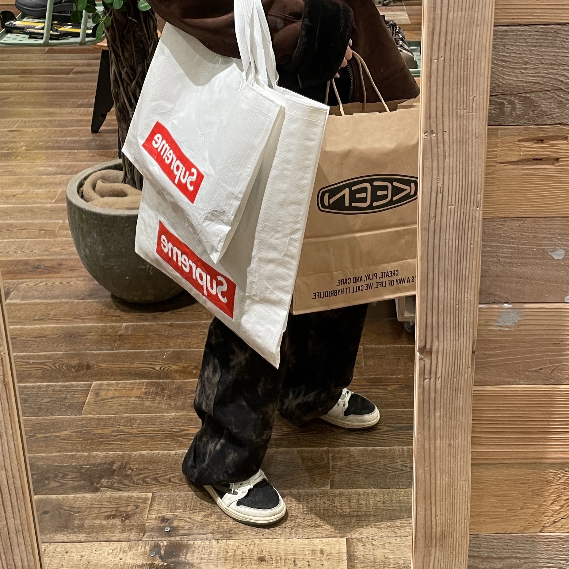 (W) Jordan 1 x Travis Scott Retro Low OG SP Medium Olive 착용 스타일