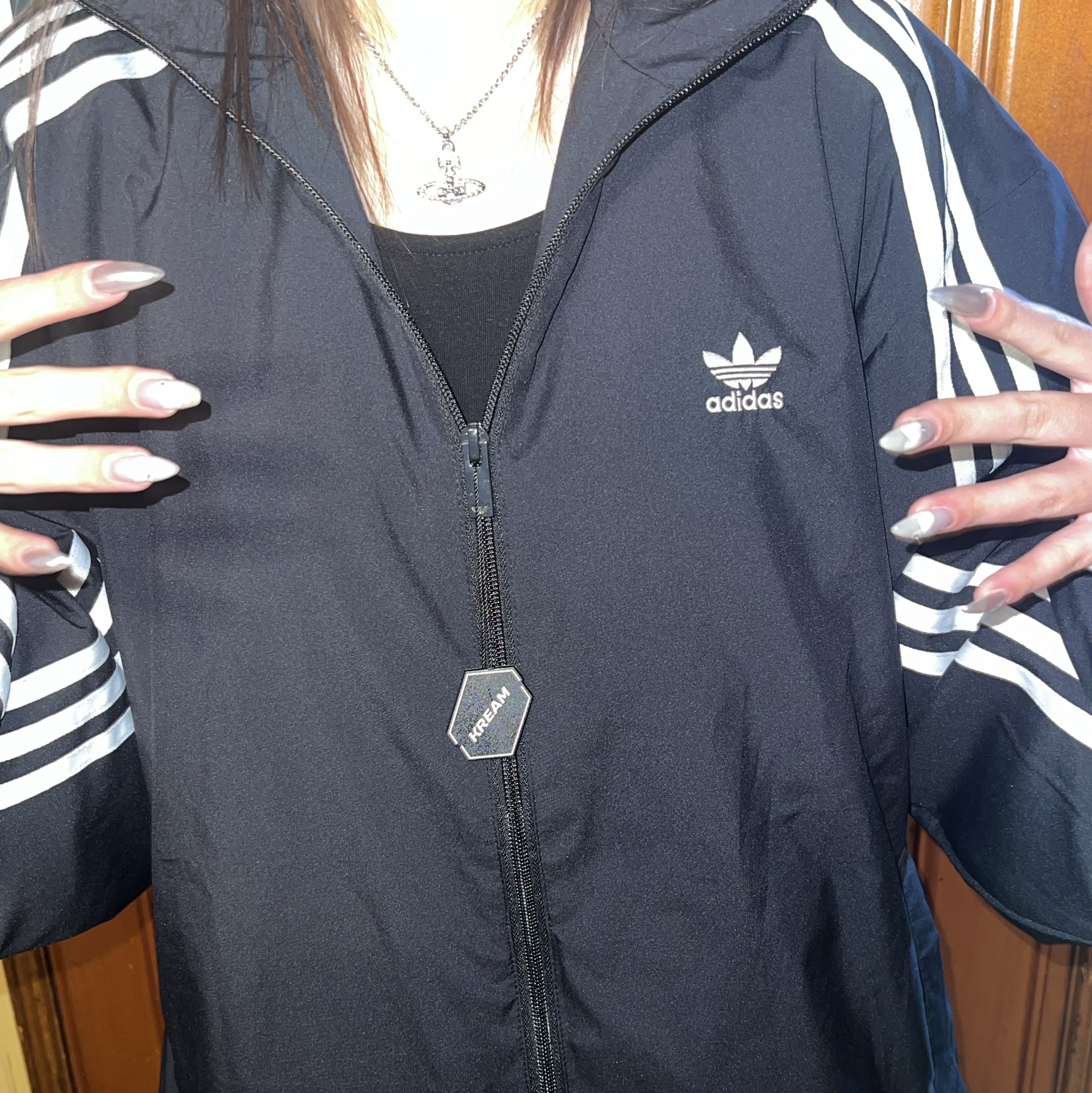 (W) Adidas Adilenium Oversized Track Top Black - US Sizing, Vivienne Westwood Mayfair Bas Relief Pendant Silver 착용 스타일 - 2