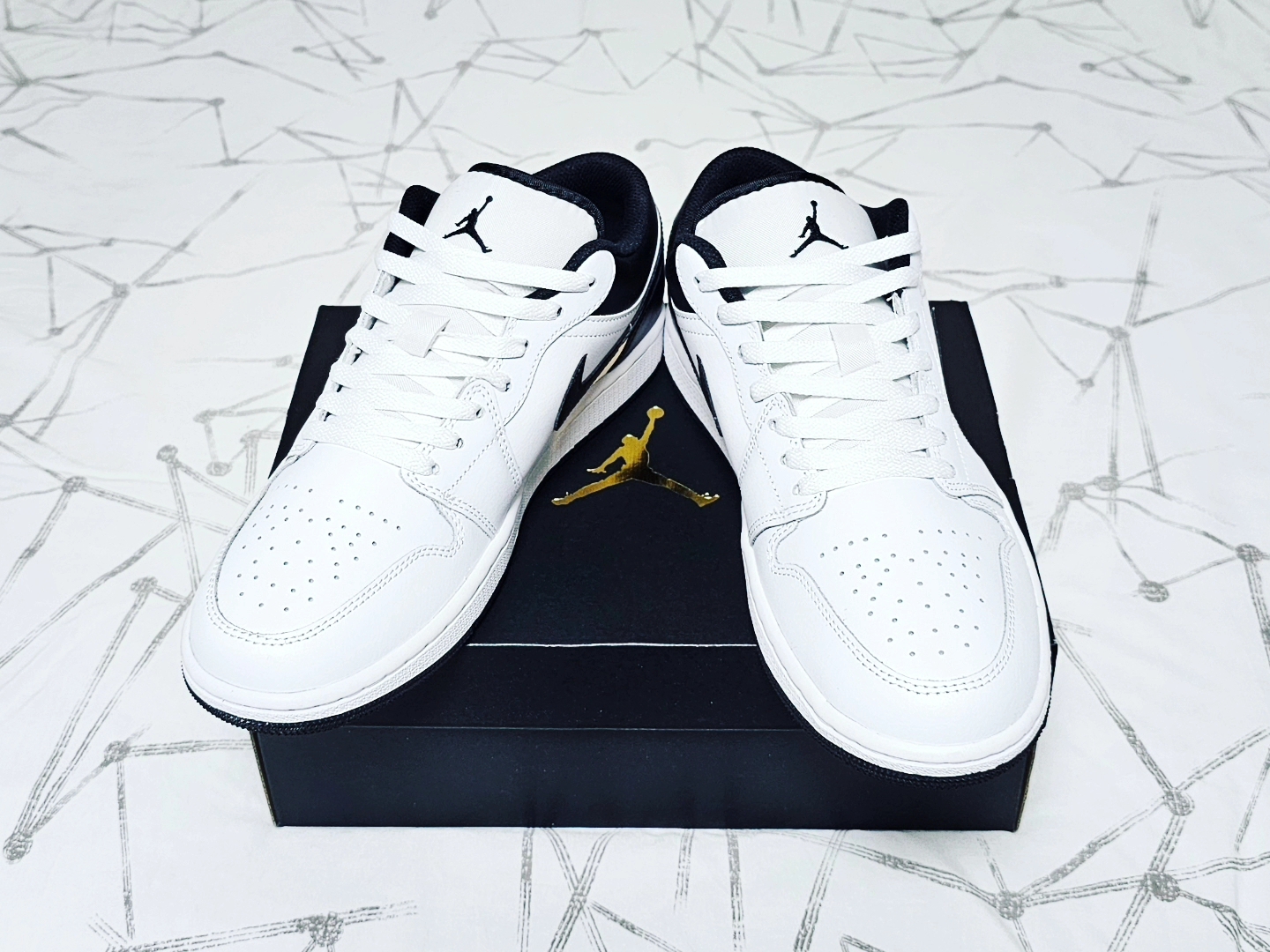 Jordan 1 Low White Black 착용 스타일 - 3