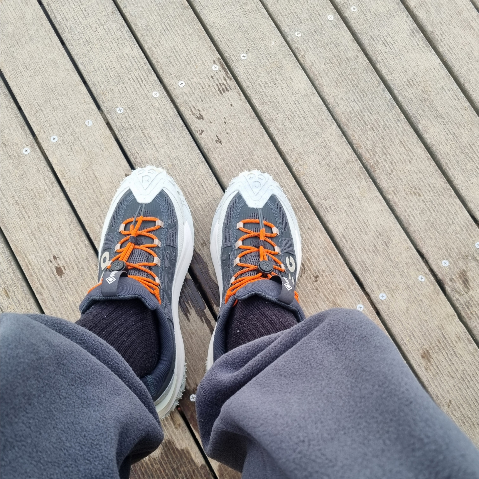 Nike ACG Mountain Fly Low Gore-Tex Dark Smoke Grey 착용 스타일