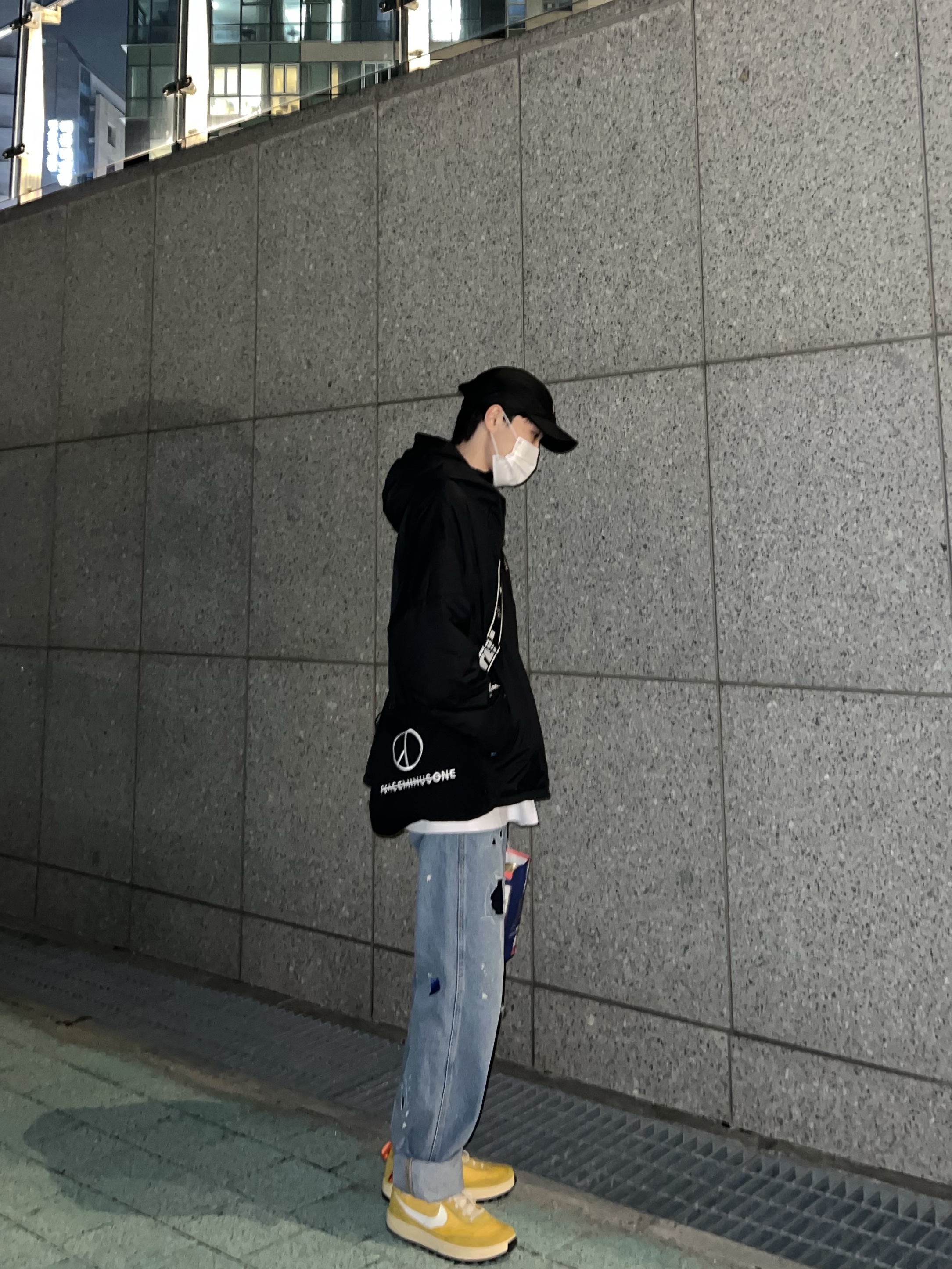 Nike x Peaceminusone Wide Pants Black (DR0096-010), Zara x Ader Error Patchwork Jeans Blue 착용 스타일