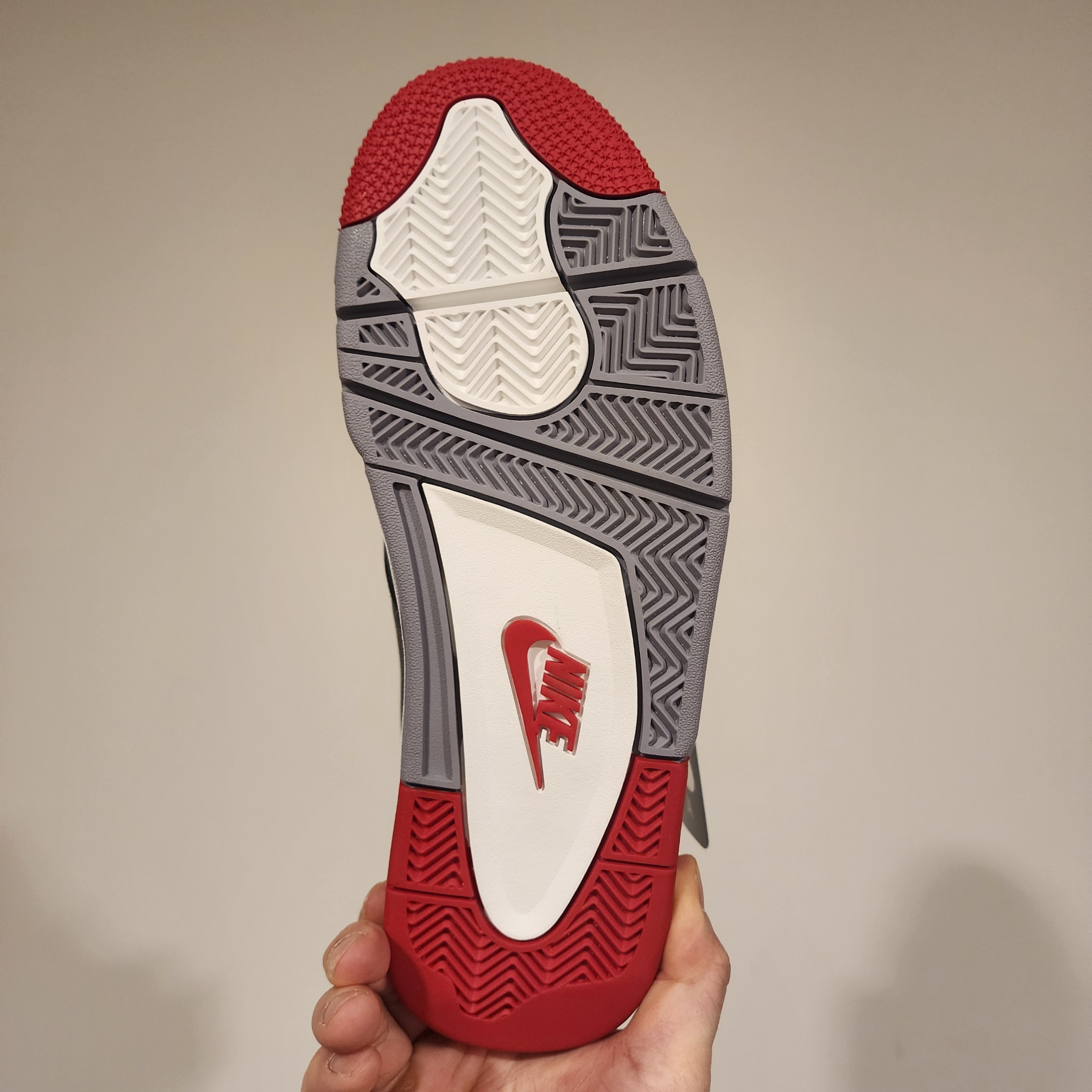 Jordan 4 Retro Bred Reimagined 착용 스타일 - 3