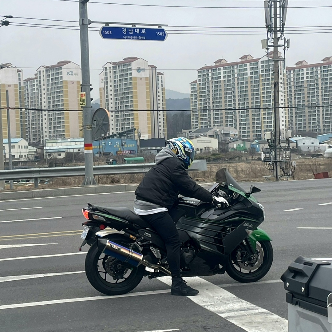 Nike x Fear of God Air Fear of God 1 Triple Black 착용 스타일