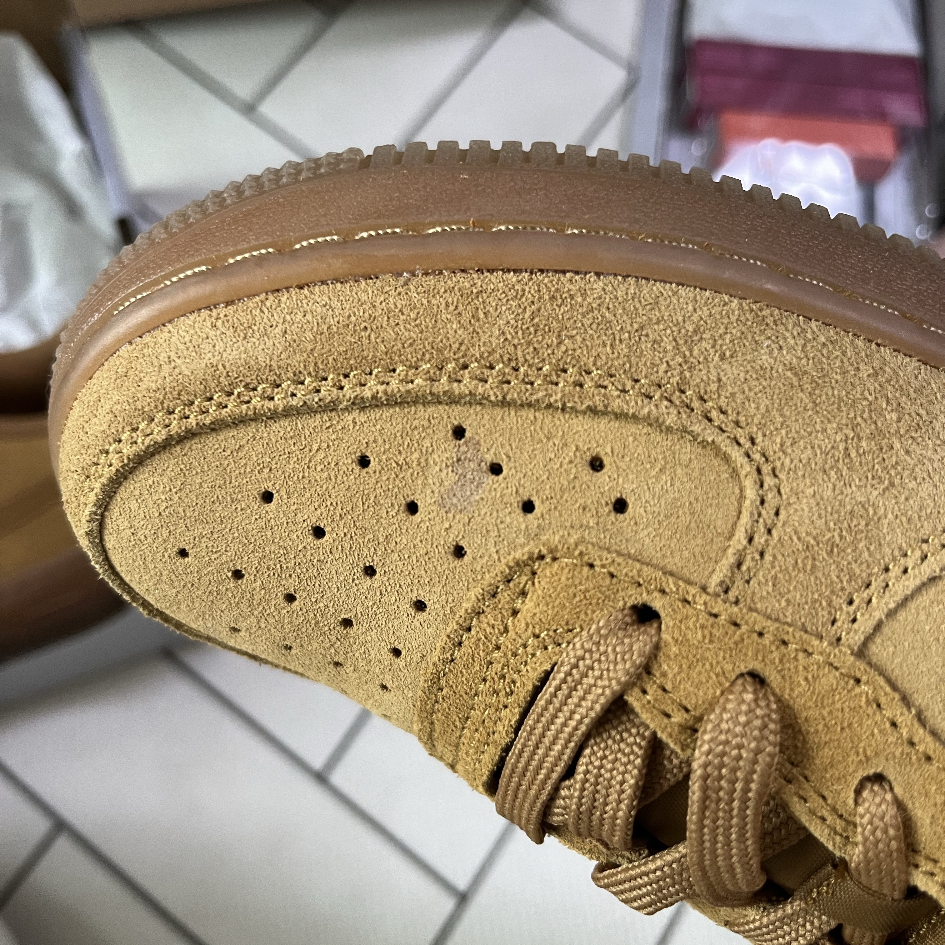 (GS) Nike Air Force 1 LV8 3 Wheat 착용 스타일 - 3