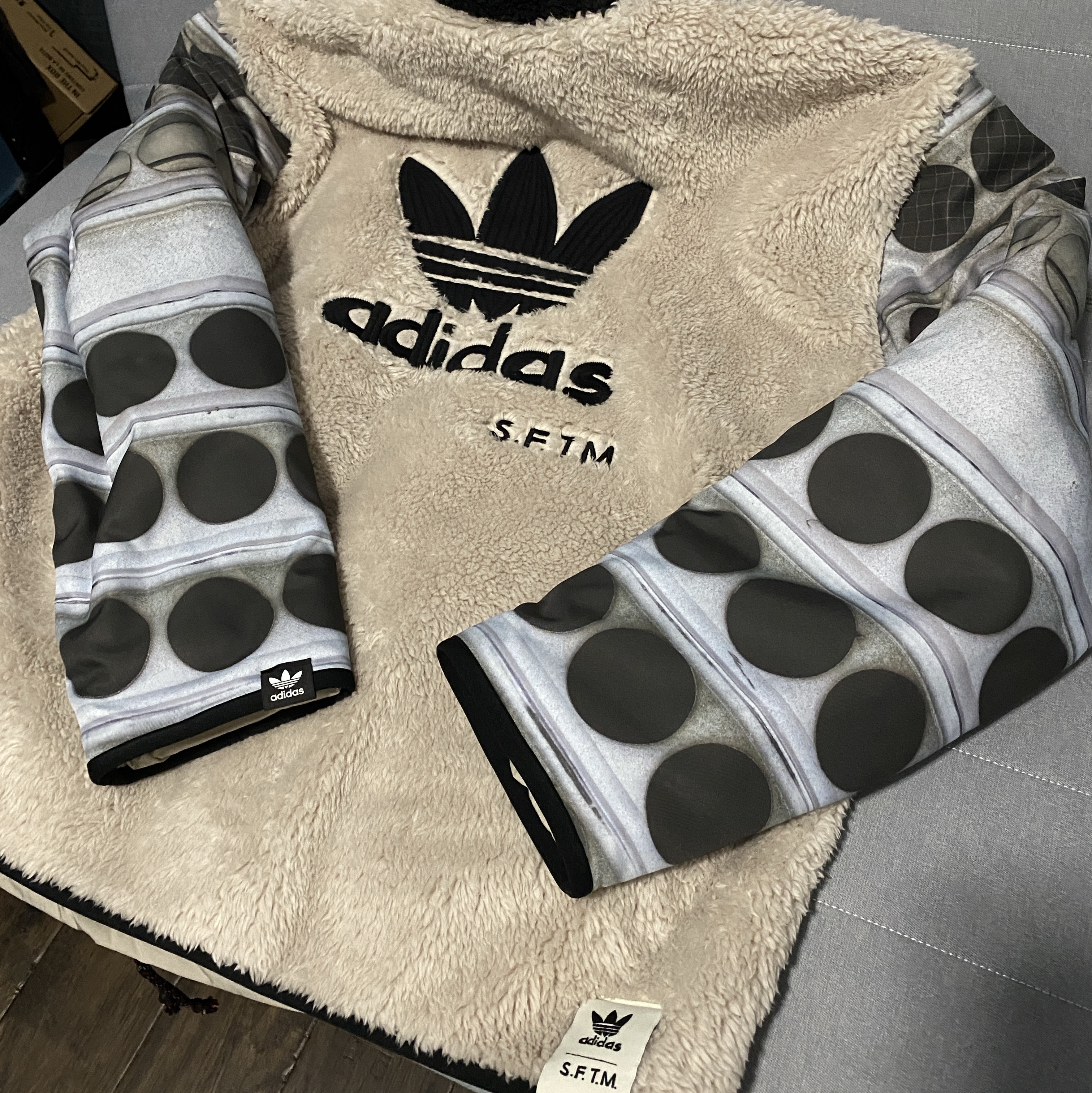 Adidas x Song for the Mute AOP Fleece Black - US Sizing, Adidas x Song for the Mute AOP Pants Brown - US Sizing 착용 스타일 - 1